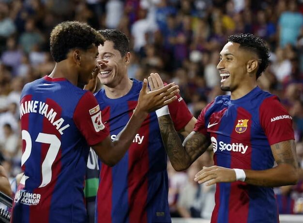 Barcelona target two goalkeepers for January transfer after Ter Stegen injury  