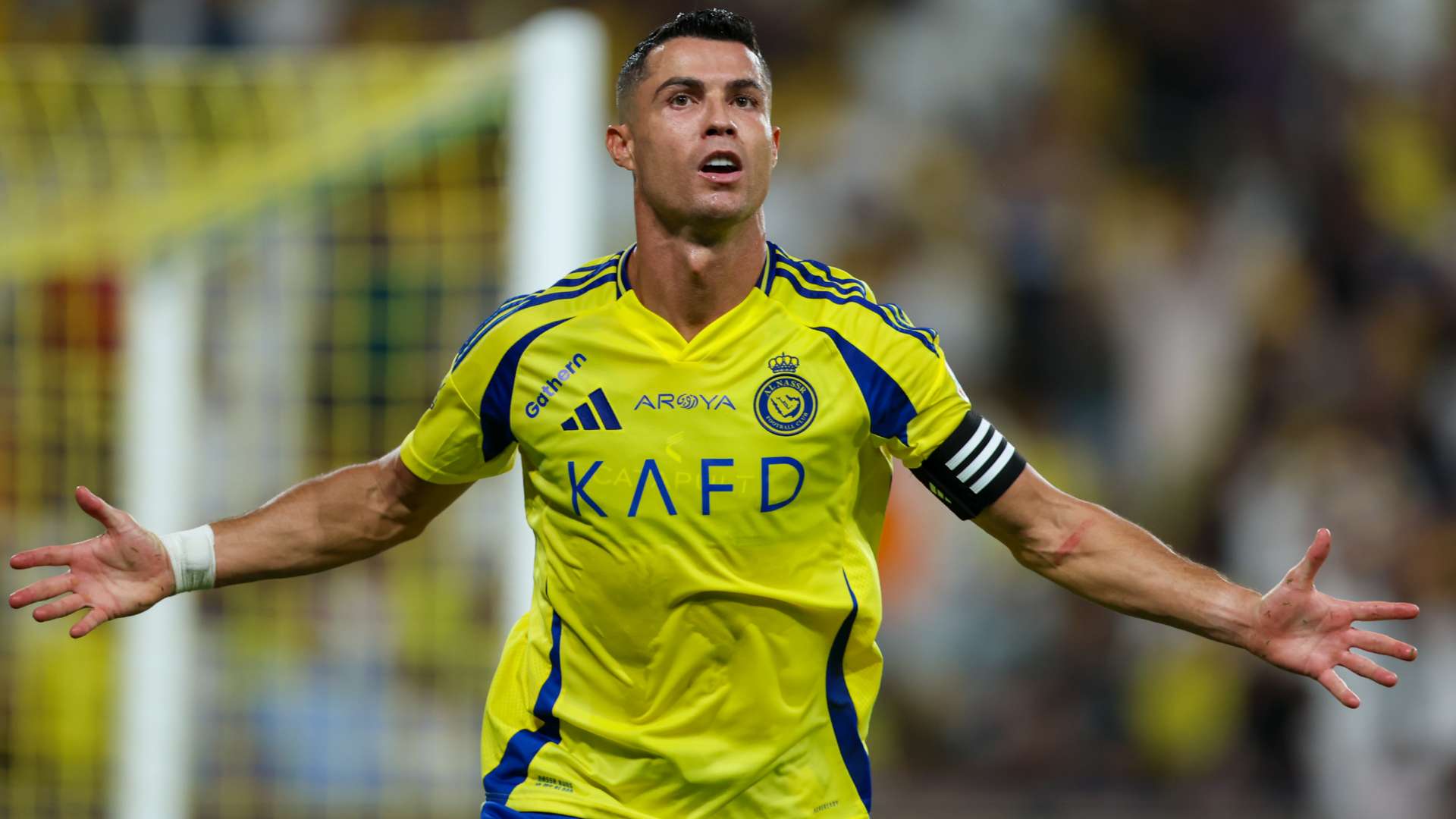 Ronaldo set insane 1100 goal target by ex-Man Utd team-mate  