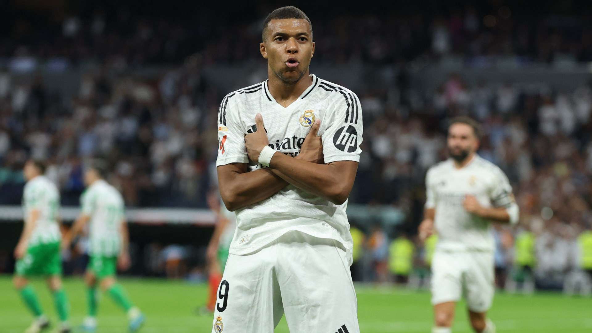 'Doesn't make the difference' - Aguero's brutal dig at Mbappe  
