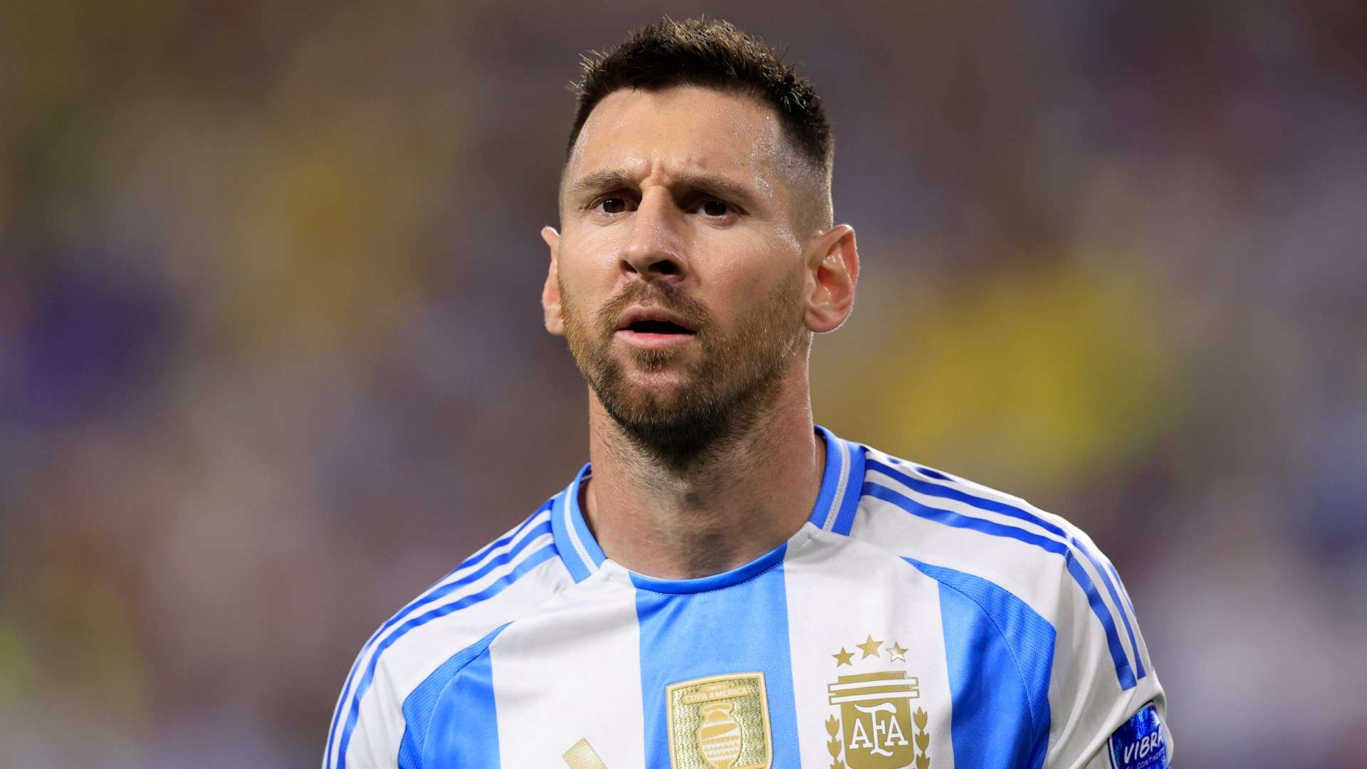 Ex-Chile star launches scathing attack on 'protected' Messi  