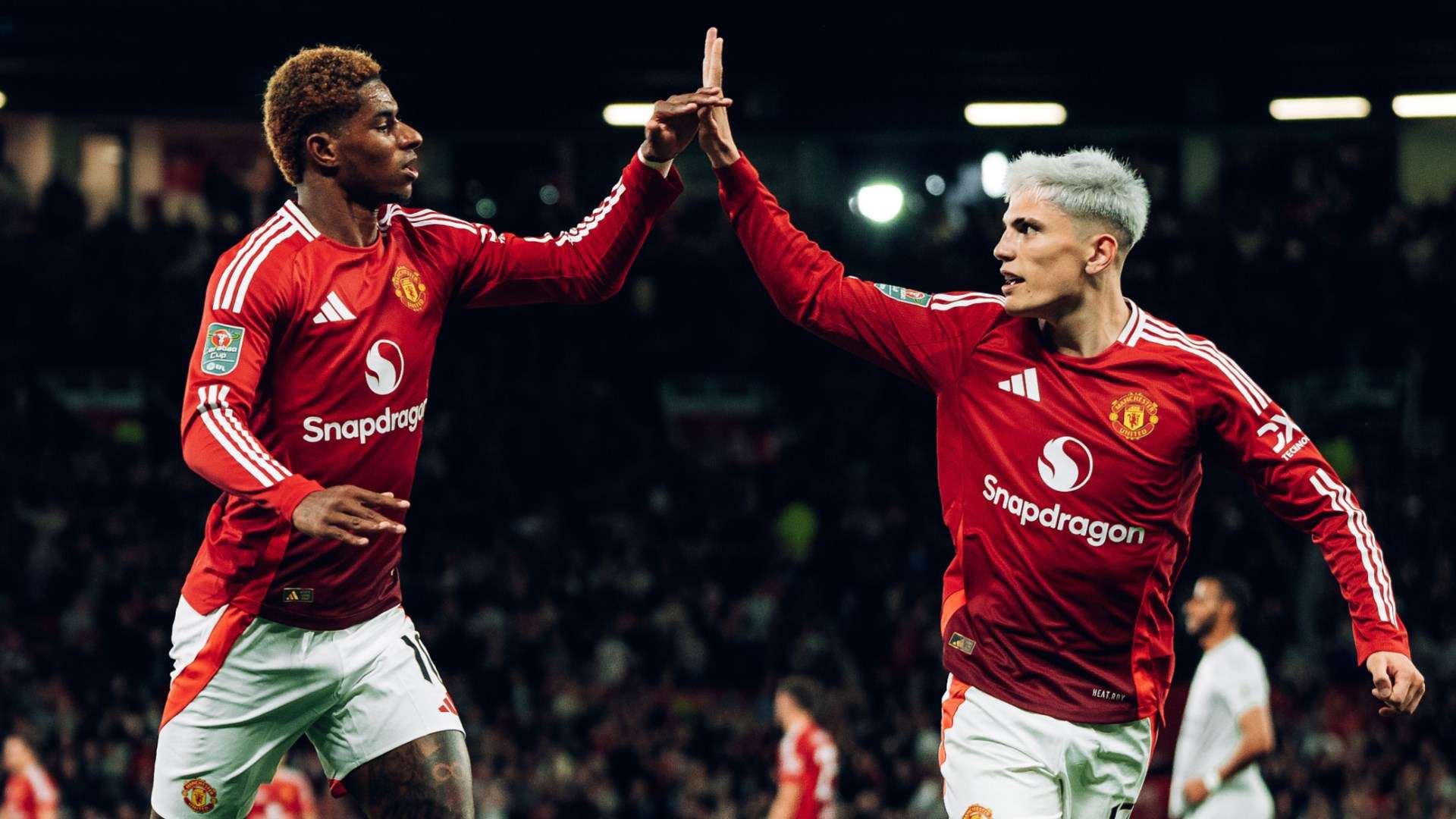 Rashford & Garnacho batter Barnsley in crushing Carabao win  