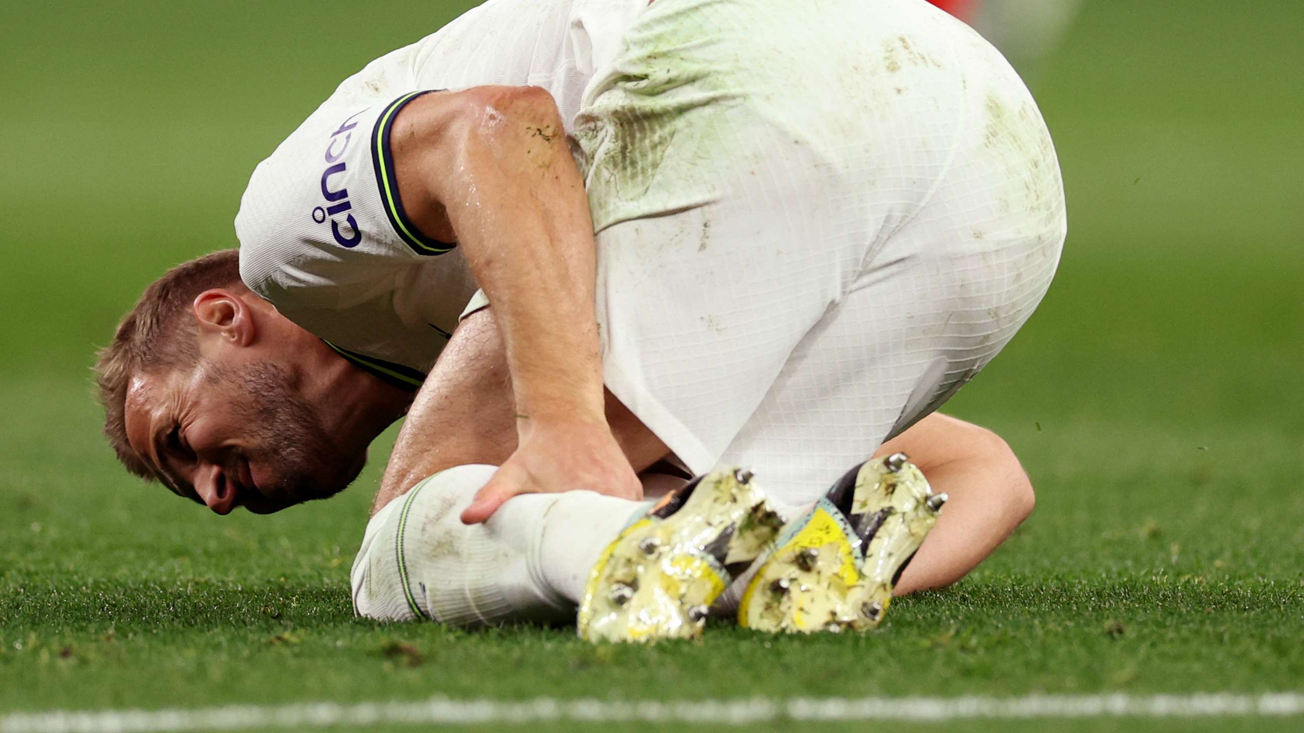 How Kane's 'sports medicine specialist' left Spurs 'worried'  