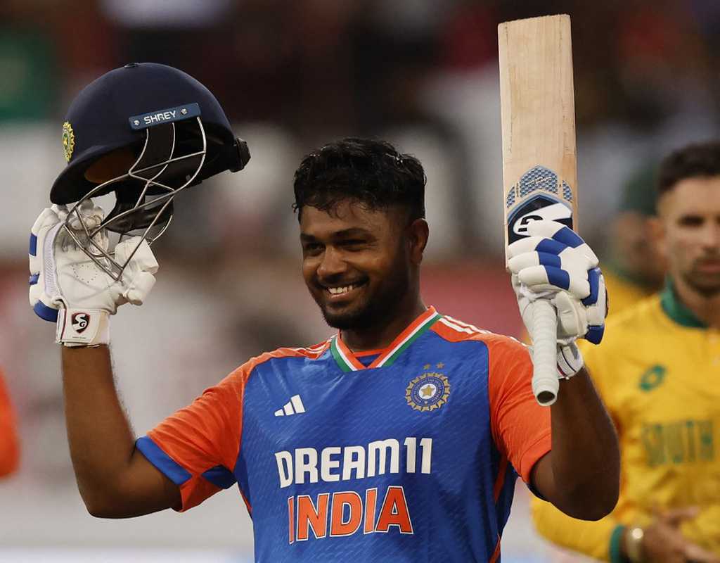 Samson delights Durban as India strike first  
