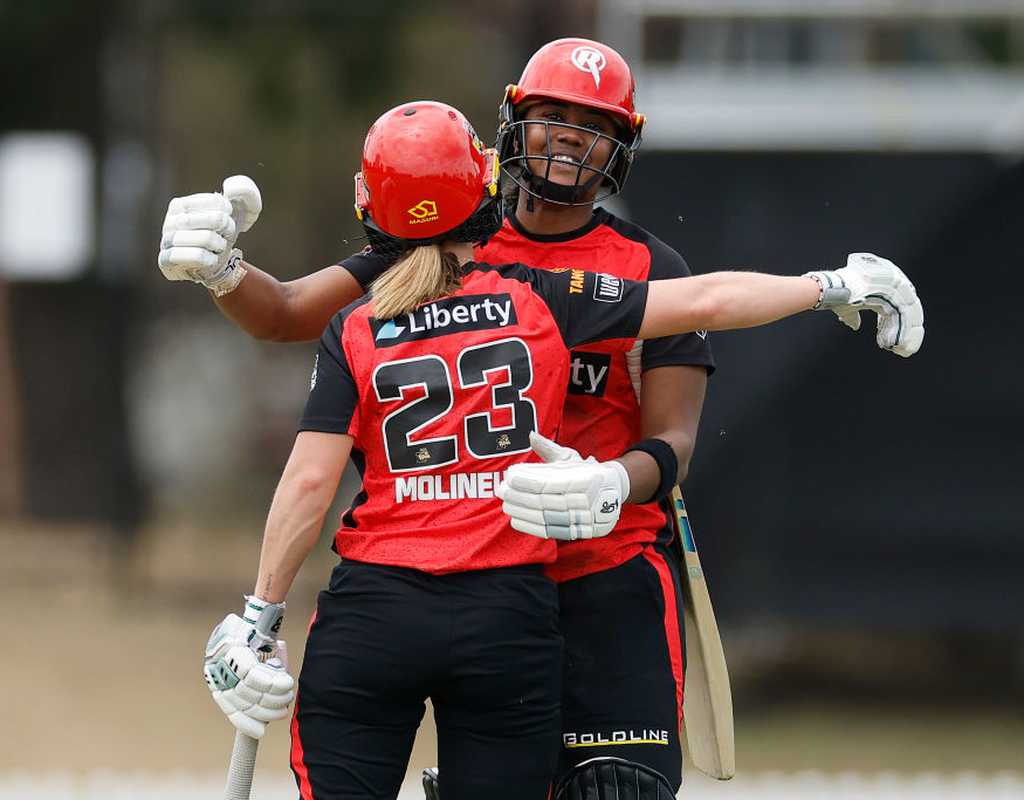 Molineux, Matthews fire Renegades to a top-two finish  