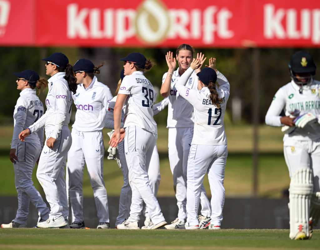 England fetch handy first innings lead after South Africa's collapse  