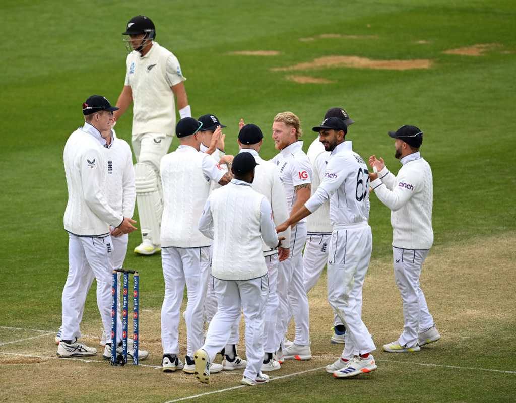 England secure series win after Blundell's consolatory century  