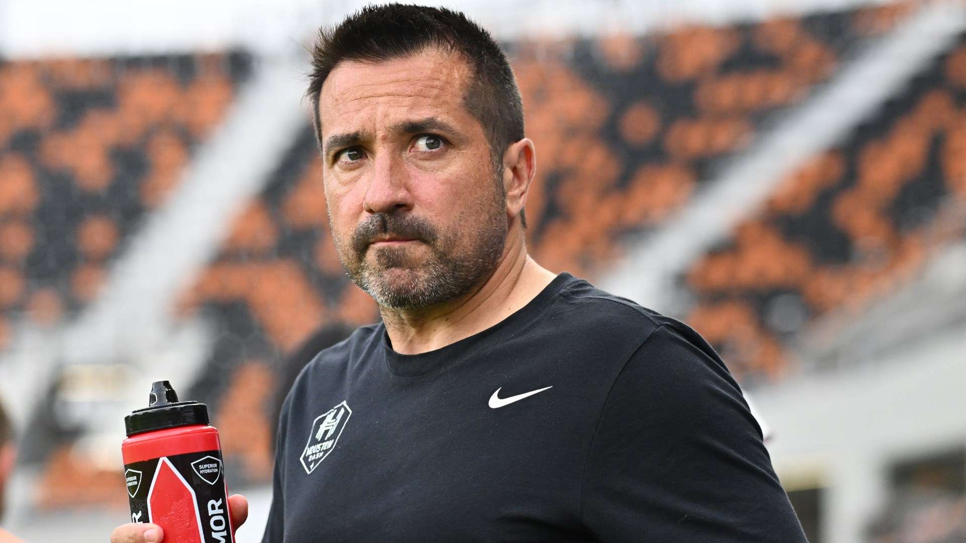 Houston Dash appoints husband of ex-USWNT star after Alonso exit  