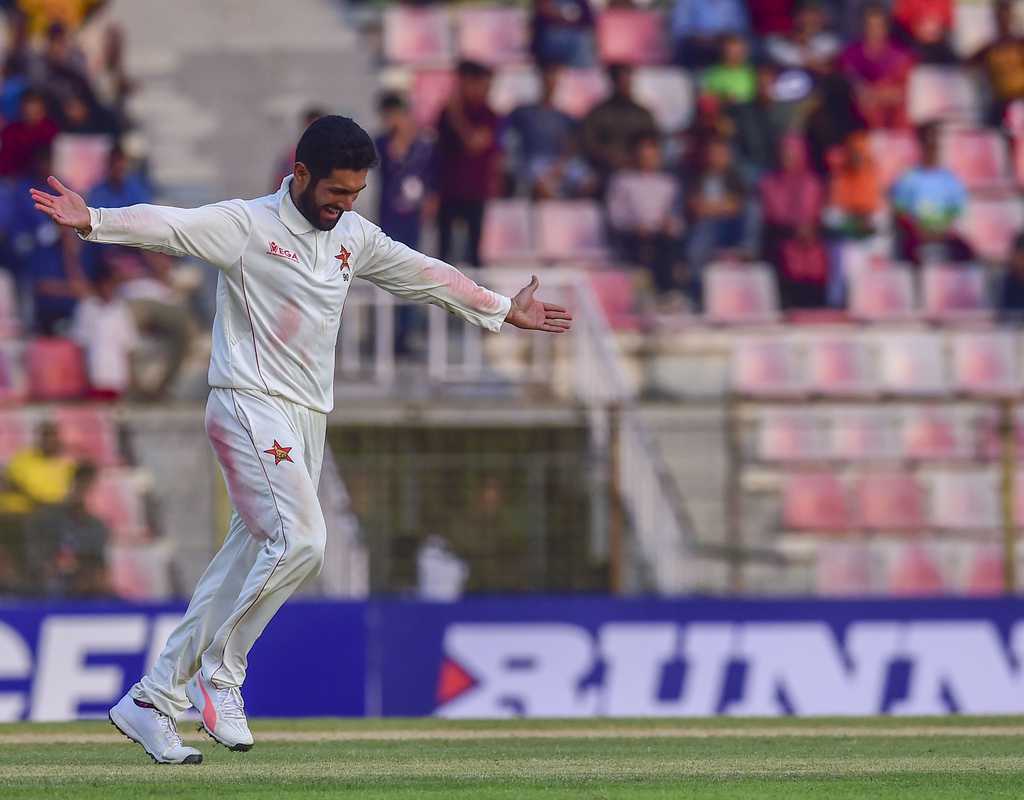 Zimbabwe dominate on rain-marred opening day  