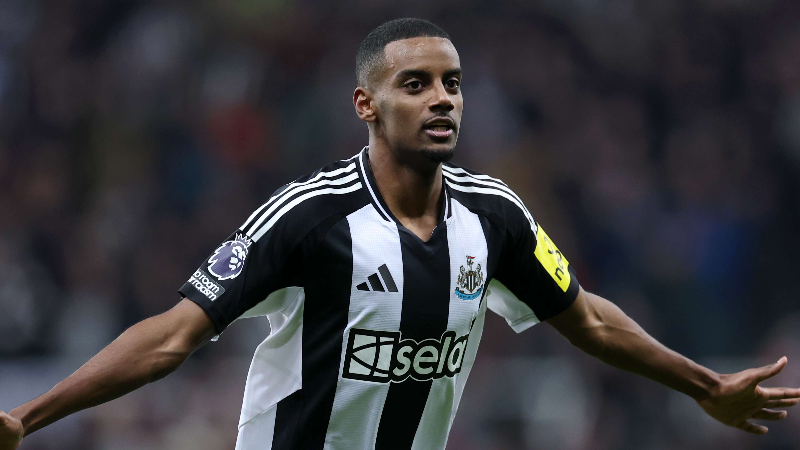 How much does Alexander Isak earn at Newcastle?  
