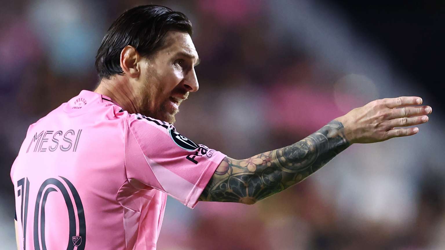 The ‘greatest’ showman! Messi ‘will do the impossible’  