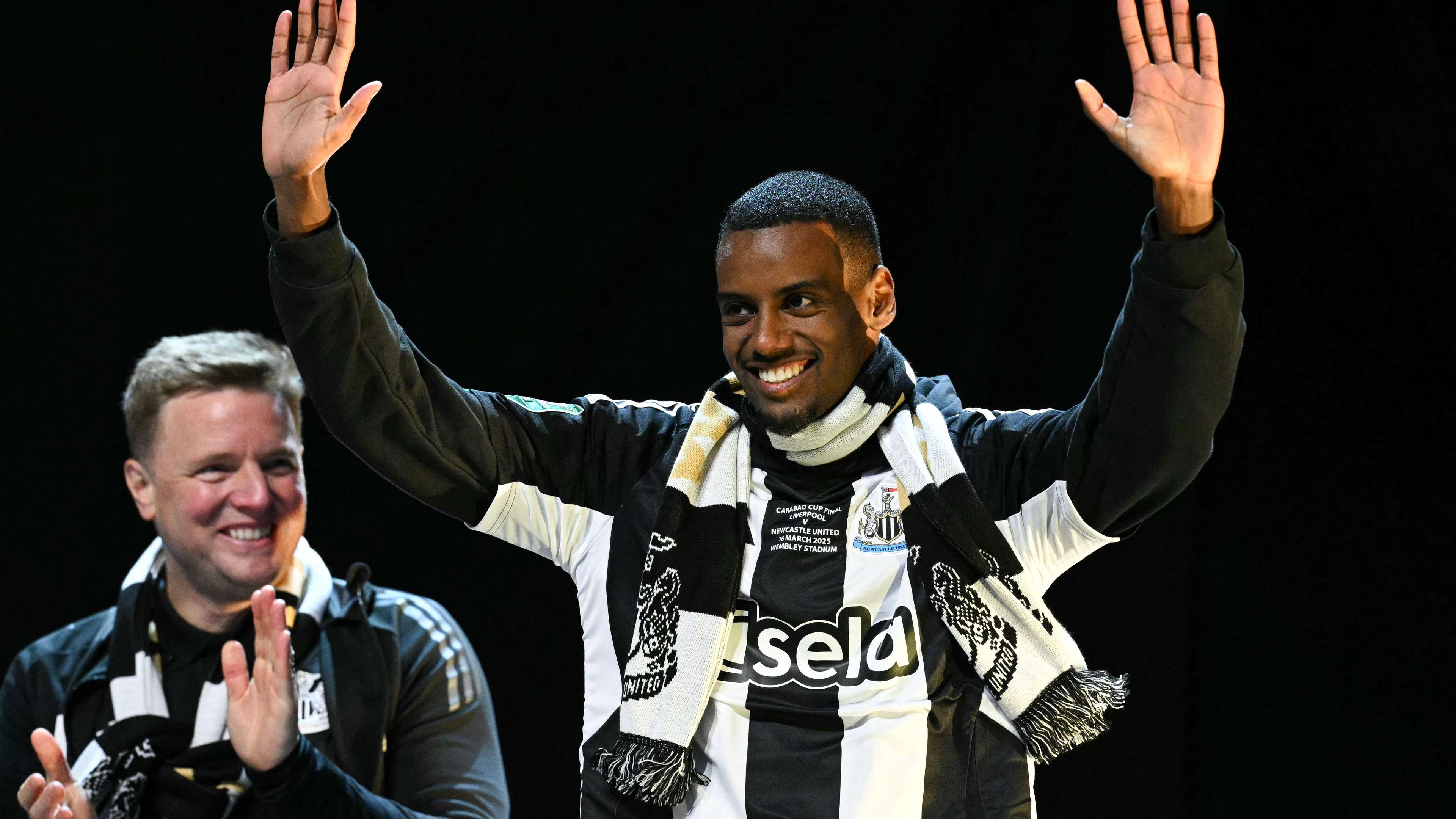 Newcastle told they must keep 'best centre-forward in Europe'  