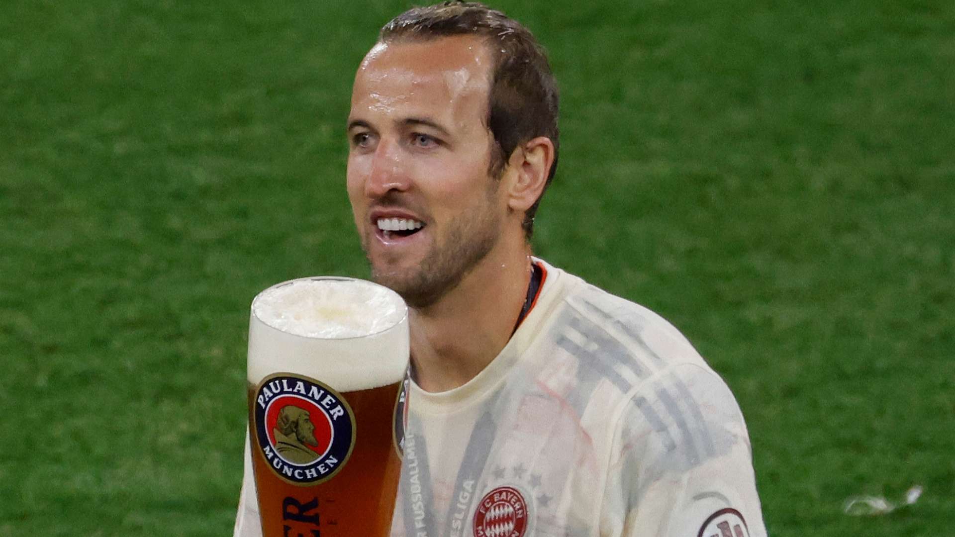 Beer-swigging Kane call! Walker delights in end of trophy debate  