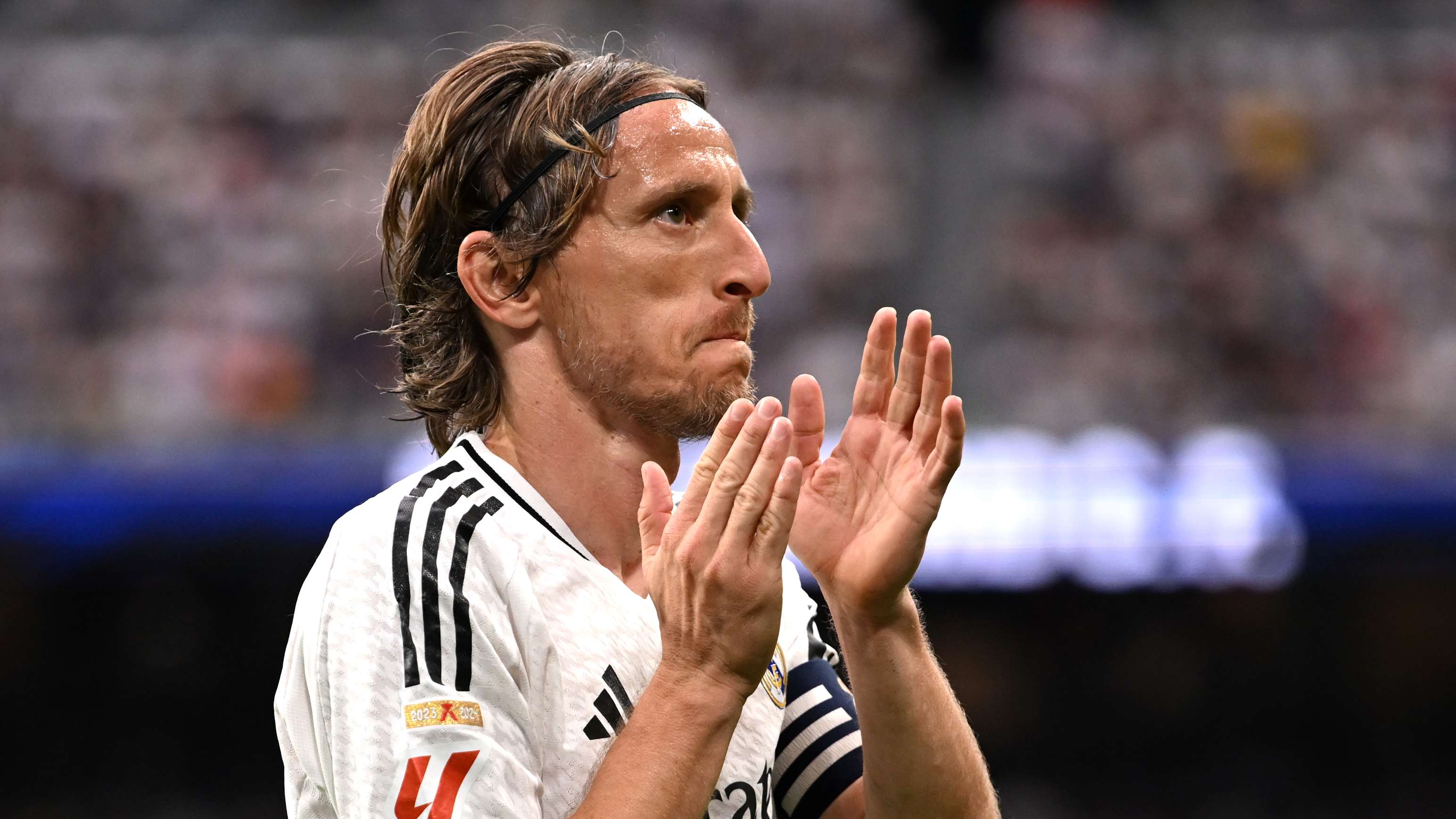 📽️ | Modric in tears as Madrid co-star Vazquez consoles him  
