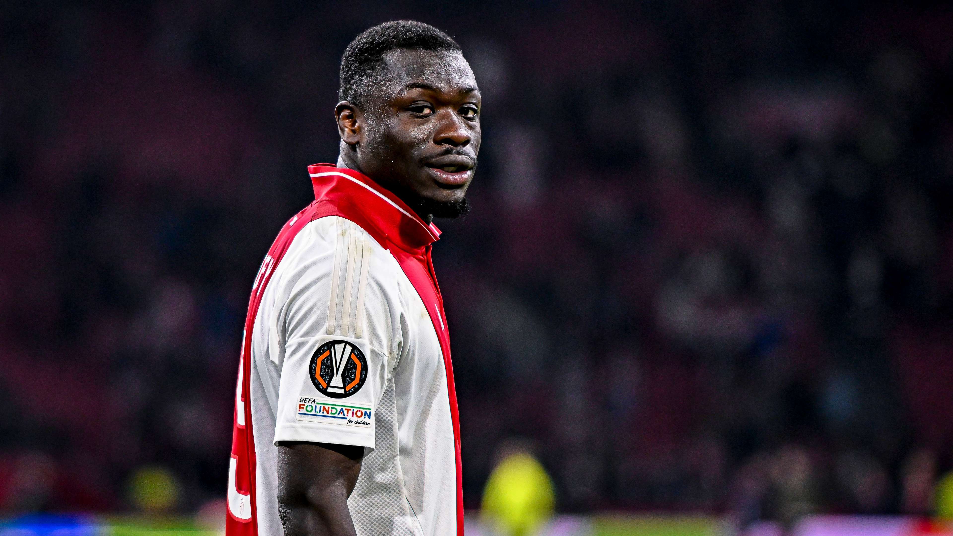 How much does Brian Brobbey earn at Ajax?  