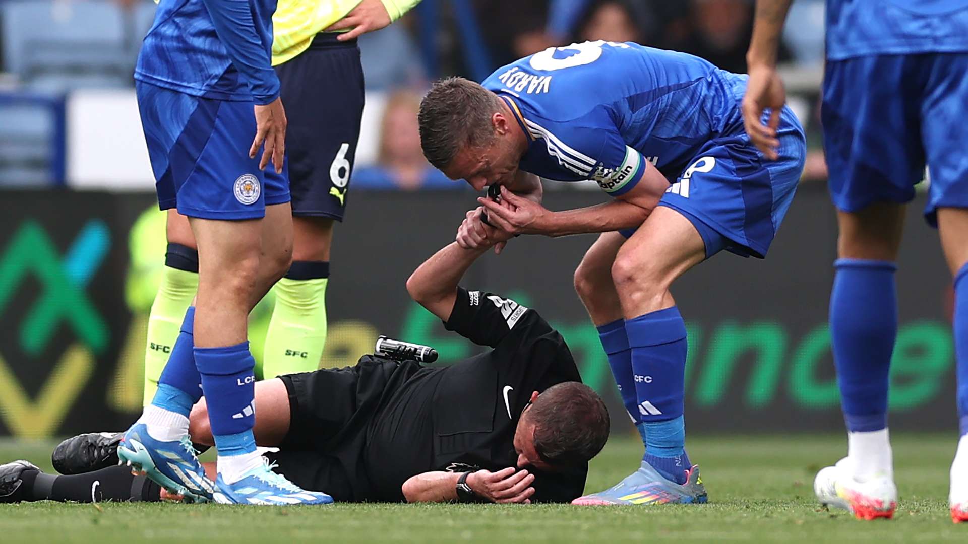 Vardy explains bizarre whistle-blowing moment after ref injury  