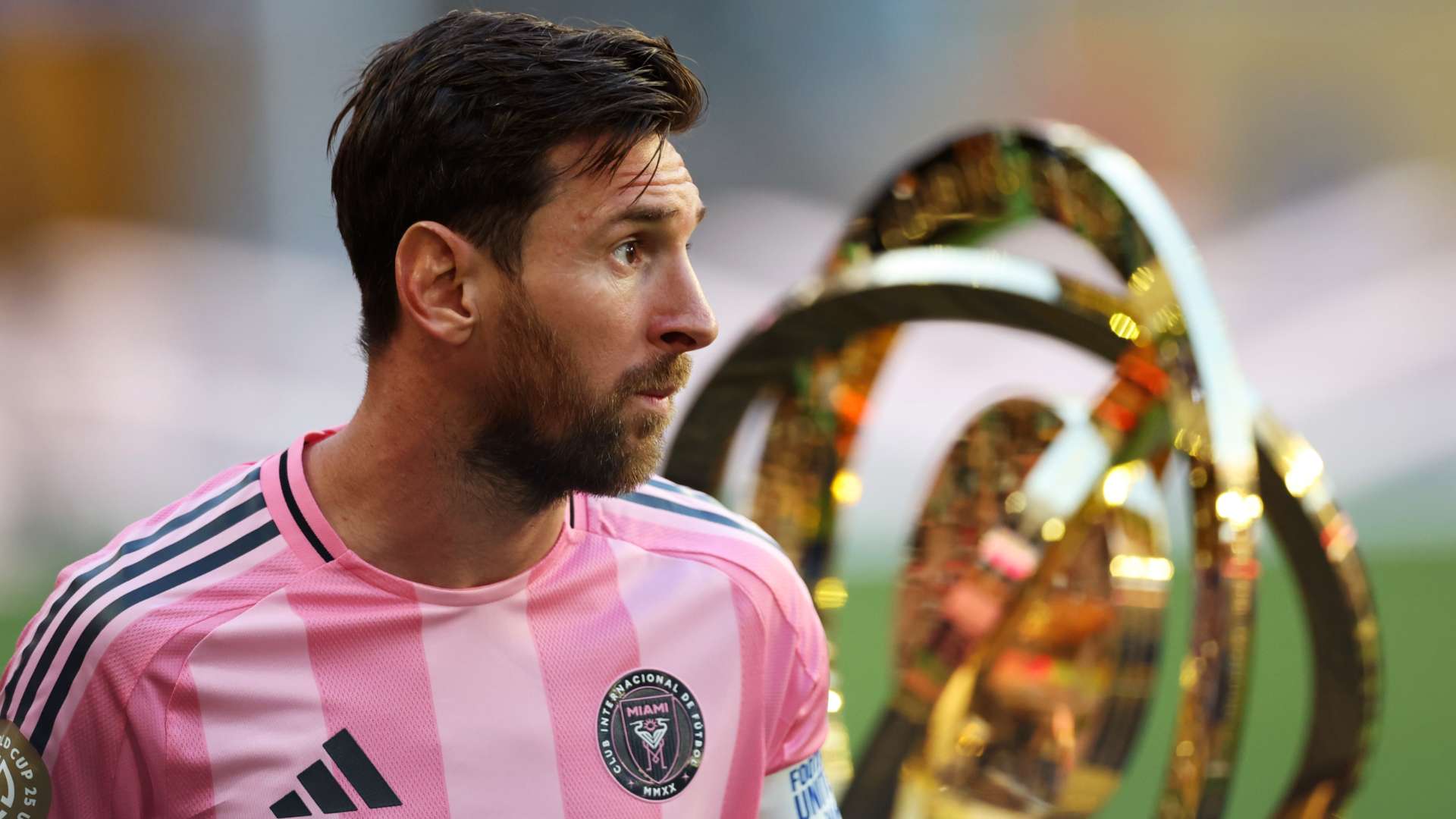 🎥 | Only Messi! Inter Miami star inches from insane goal  
