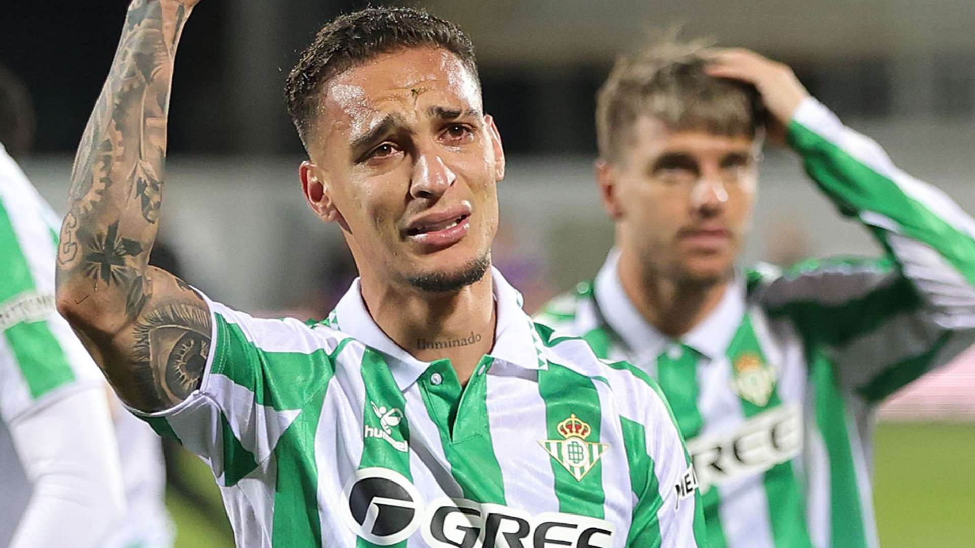 Desperate to leave Man Utd! Antony willing to take 30% pay cut  