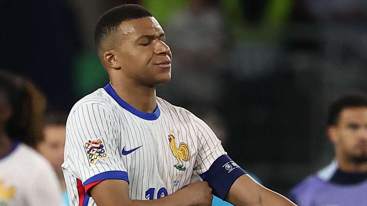Mbappe slams referee after grabbing his watch in France defeat  