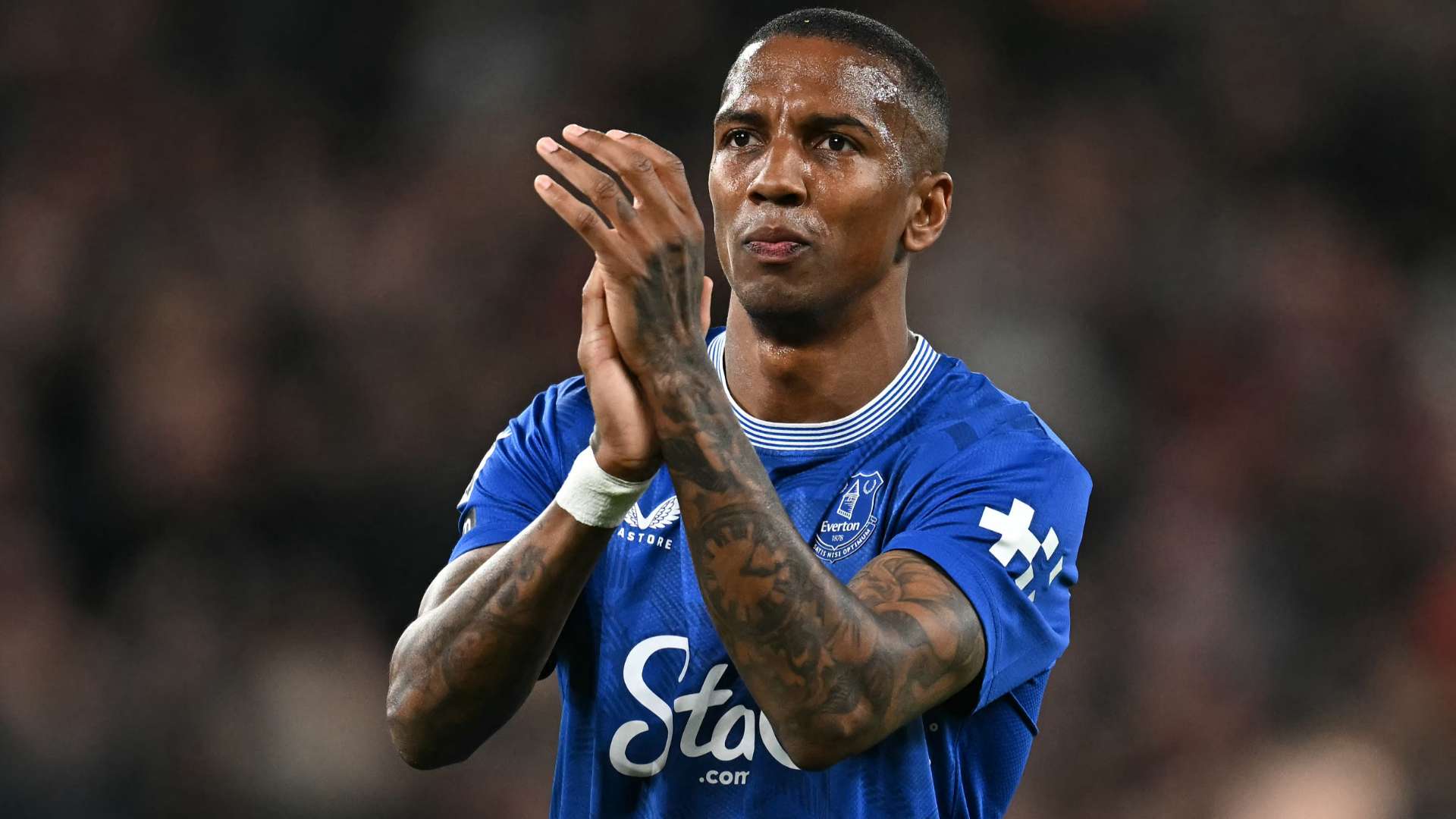 Wrexham tipped to sign Premier League legend on free transfer  