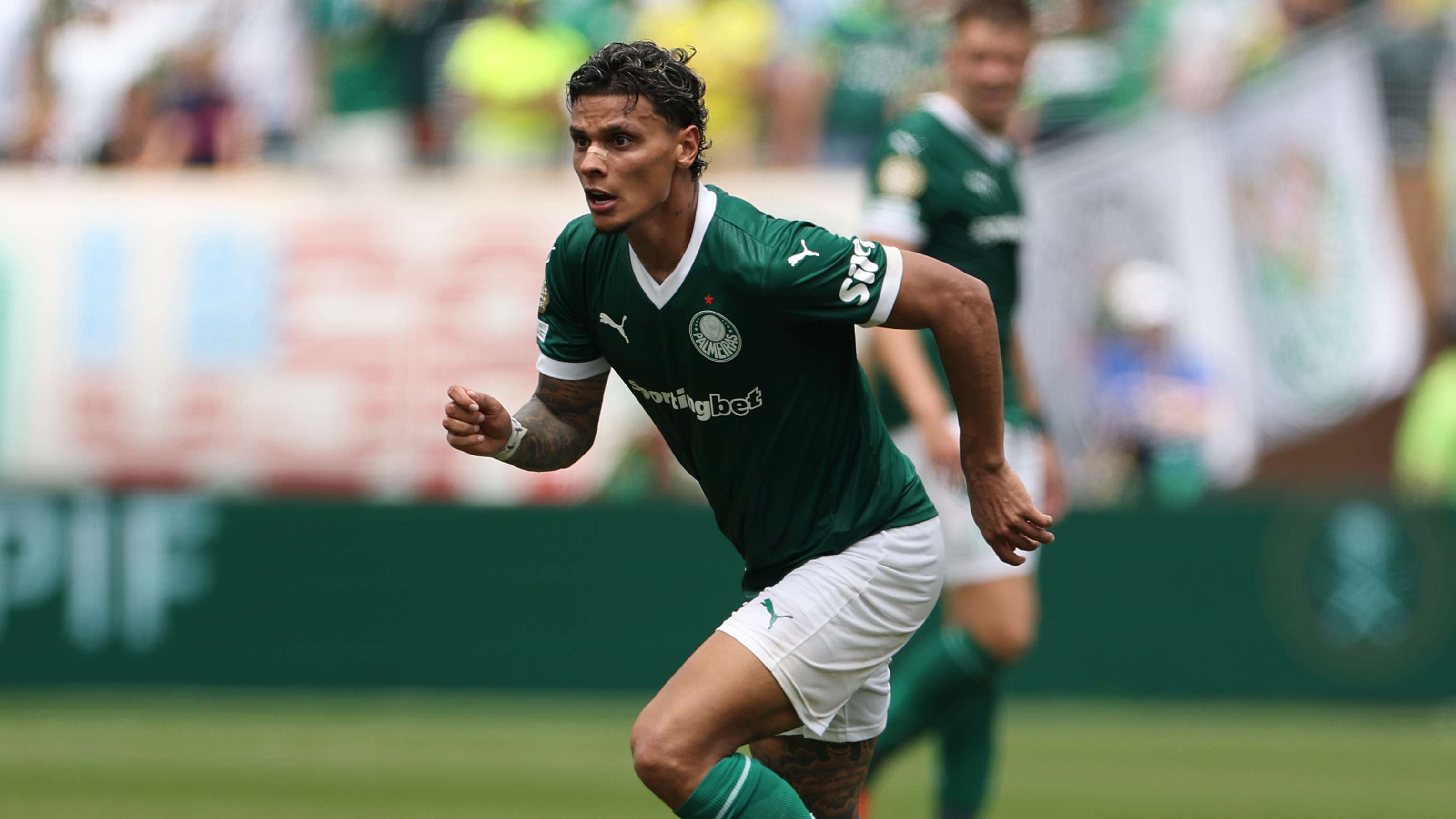 Forest & Wolves face Rios competition as Benfica enter the race  