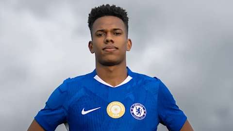 Estevao pays tribute to Chelsea icons after official unveiling  
