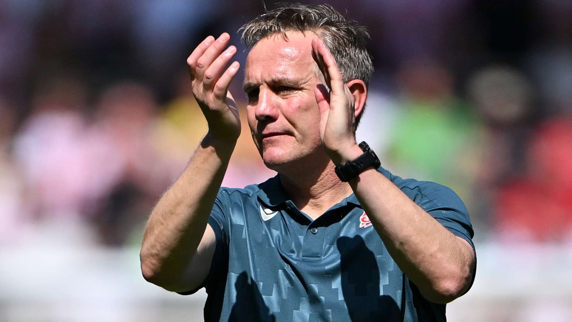 'Straight red!' - Parkinson questions huge call in Wrexham loss  