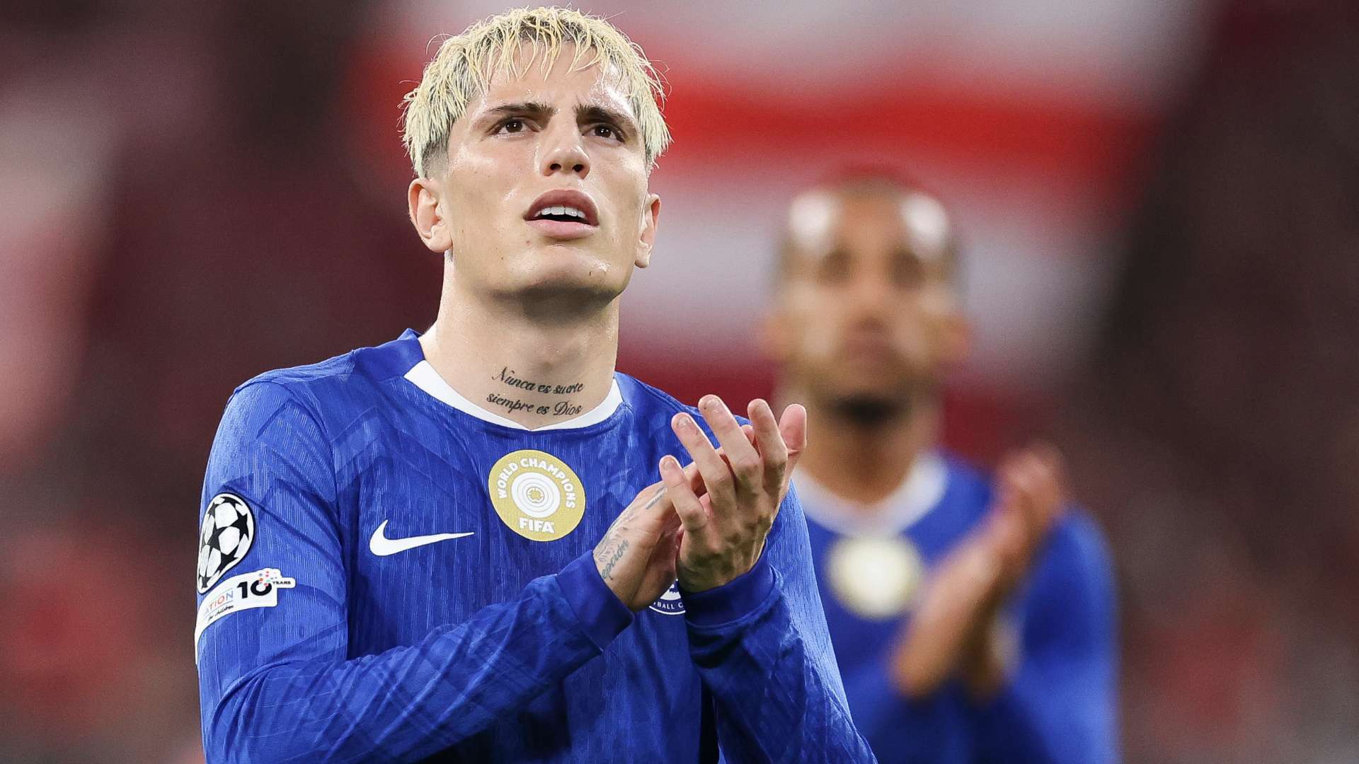 Carragher blasts Chelsea's 'obsession for collecting wingers'  