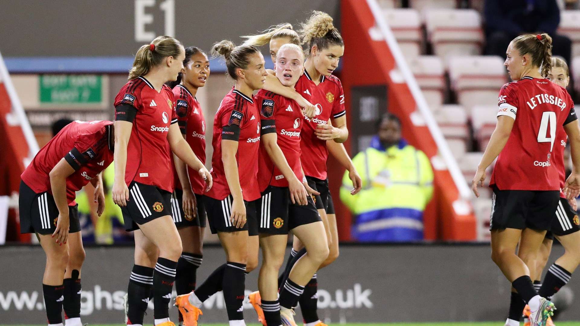 Sandberg brilliance earns Man Utd a point against Chelsea  