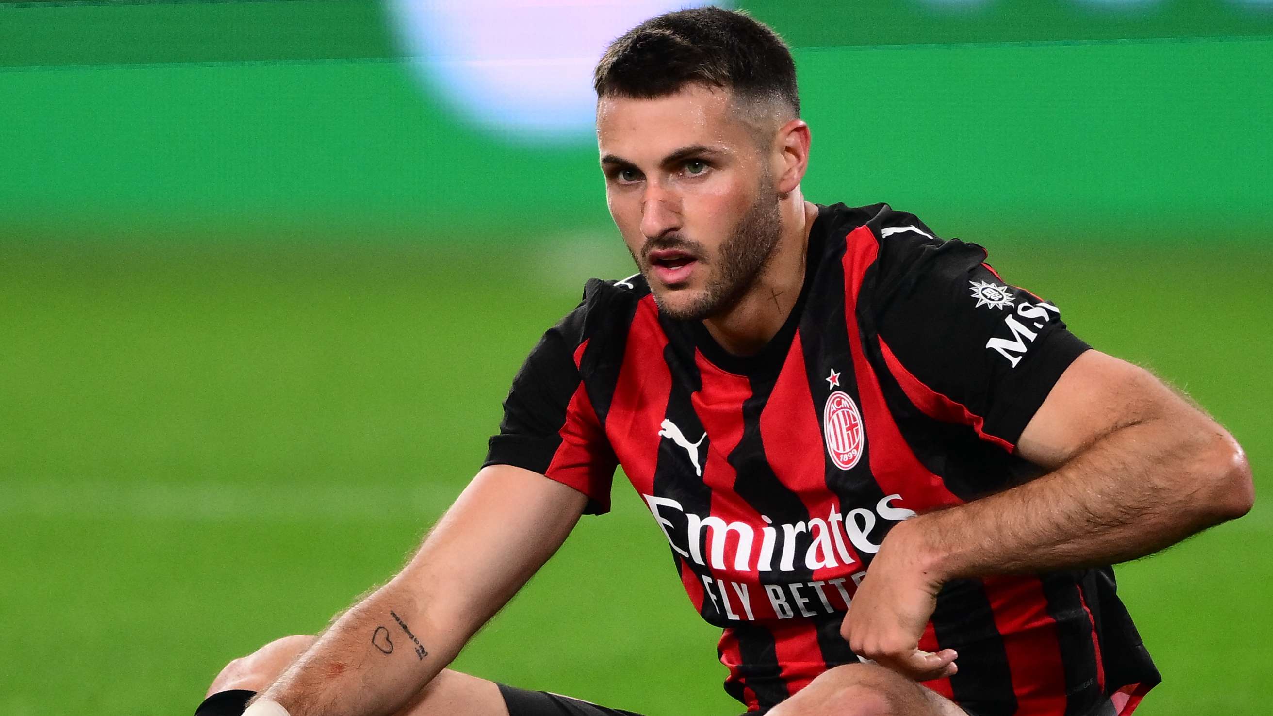 Milan reportedly ready to move on from Mexico's Santi Giménez  