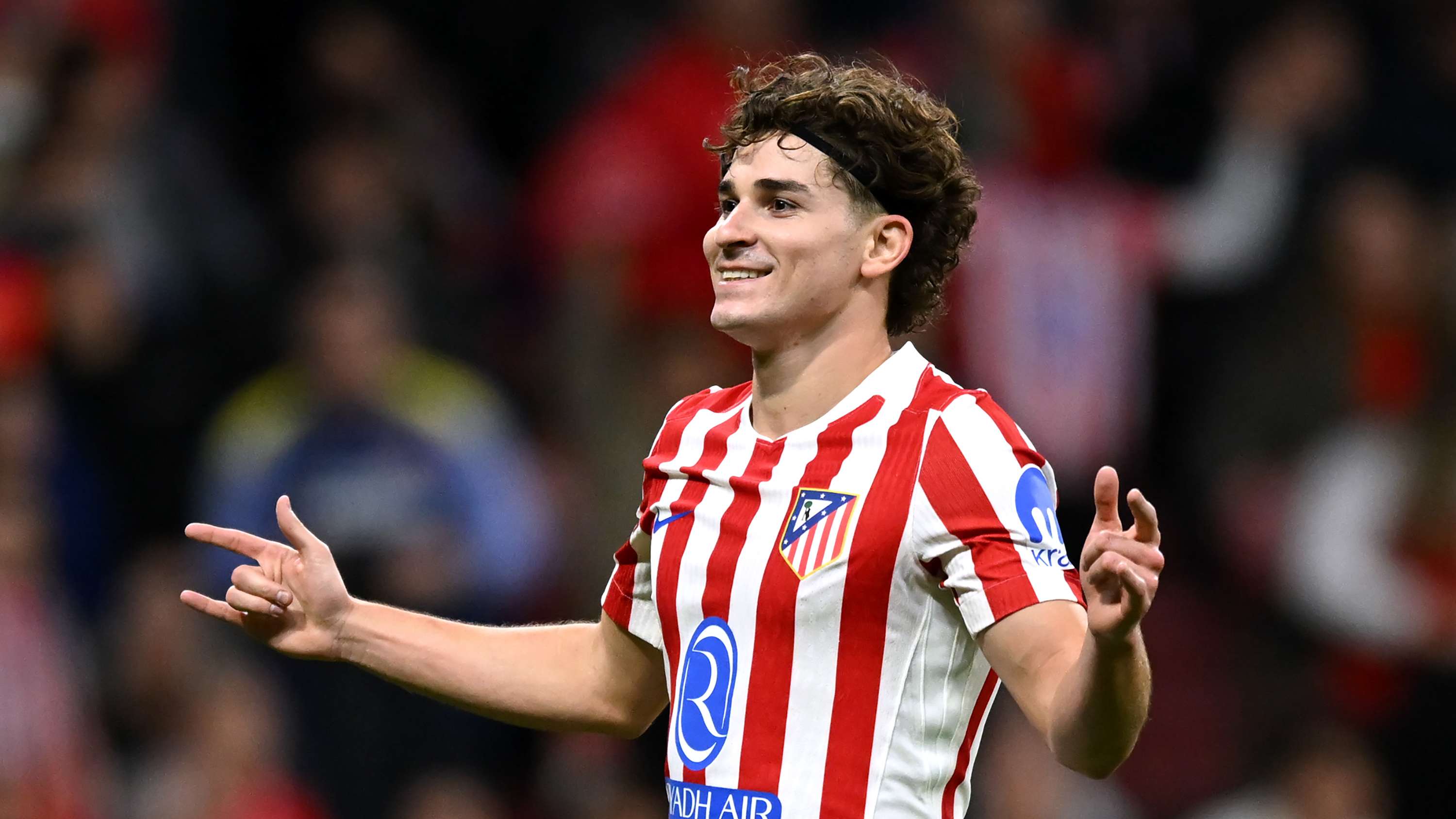 Alvarez breaks silence on Barcelona transfer talk  
