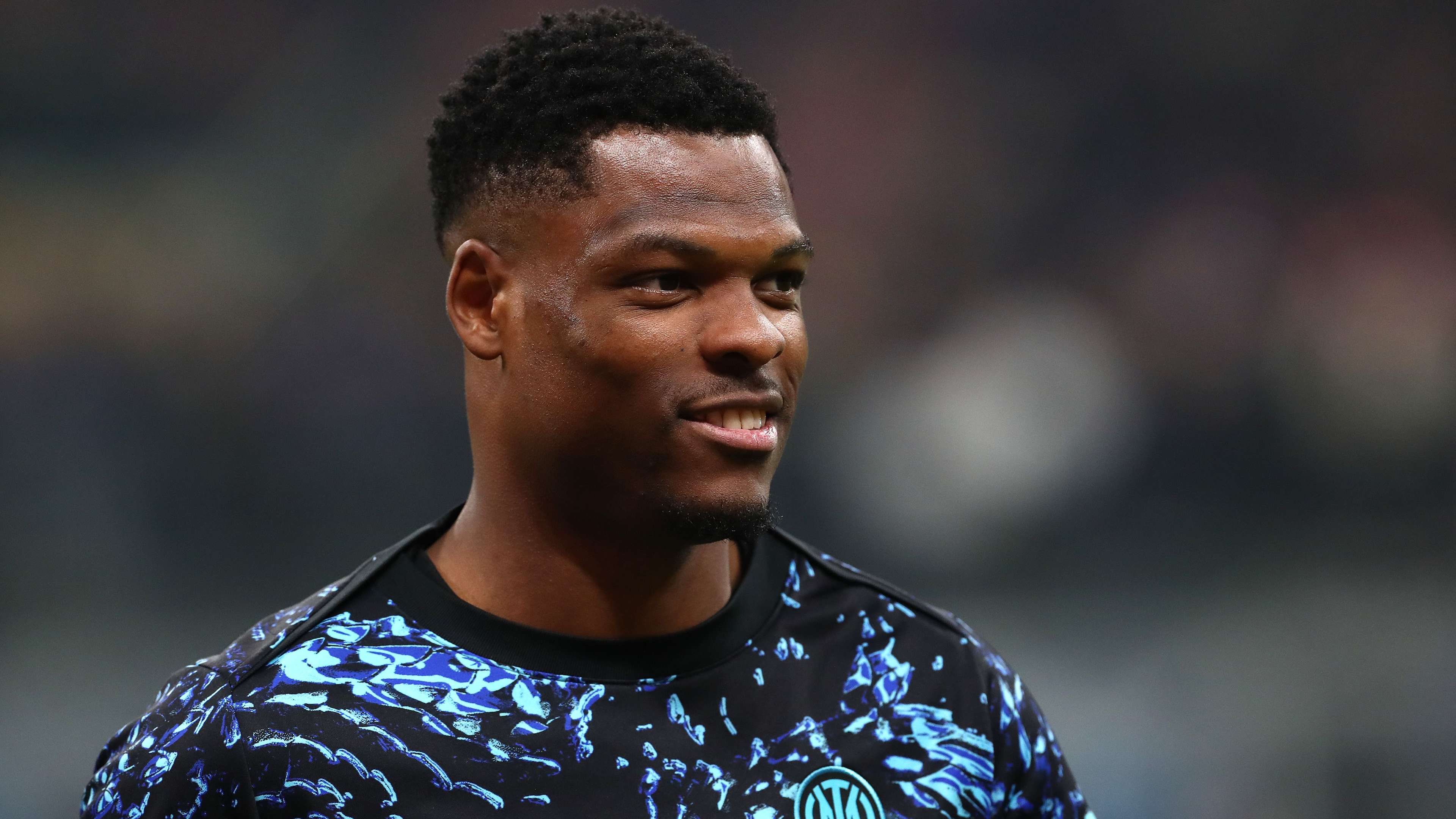 Man City & Barca on alert over bargain Dumfries release clause  