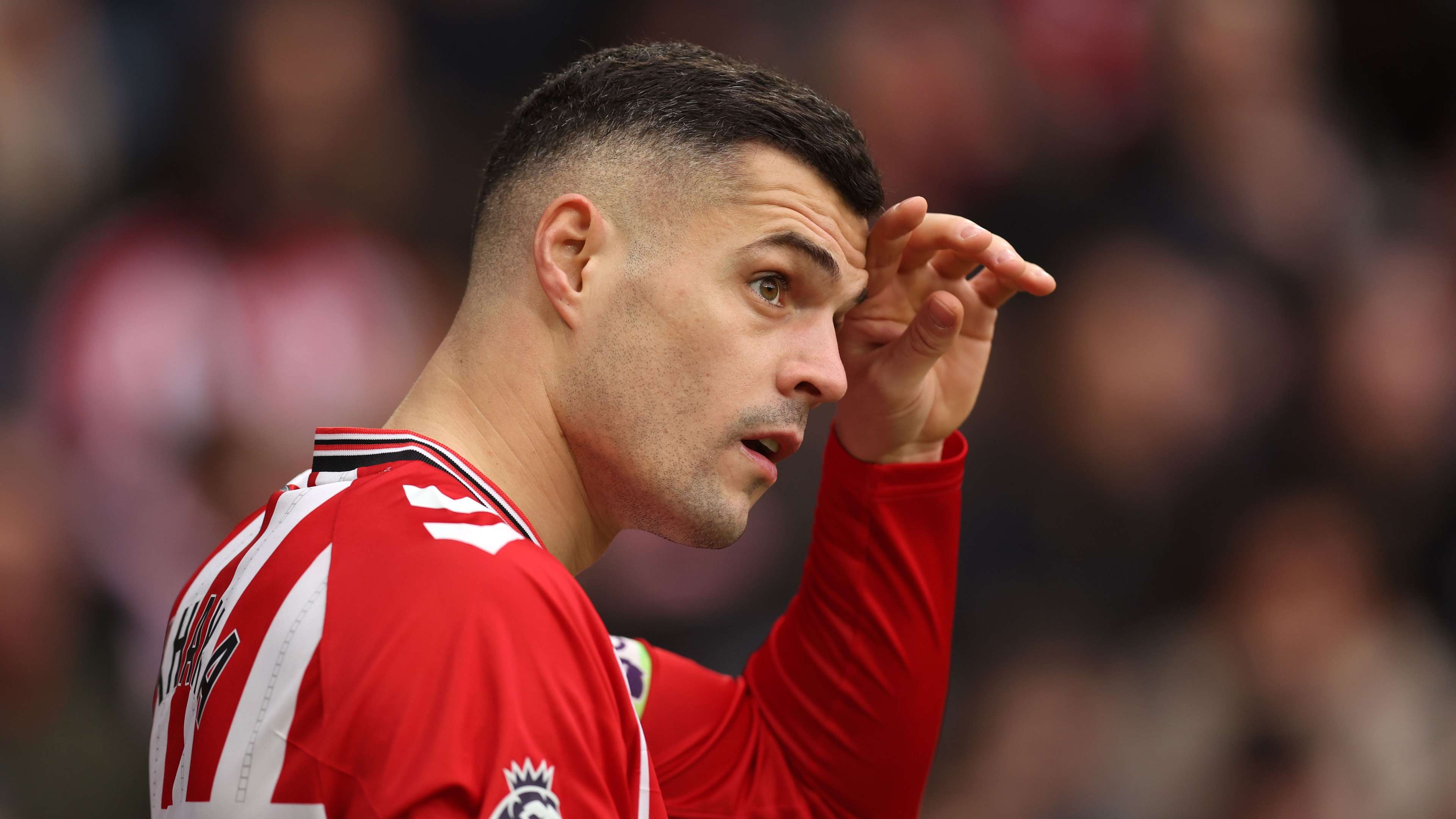 'See you outside' - Xhaka's argument with West Ham fan  