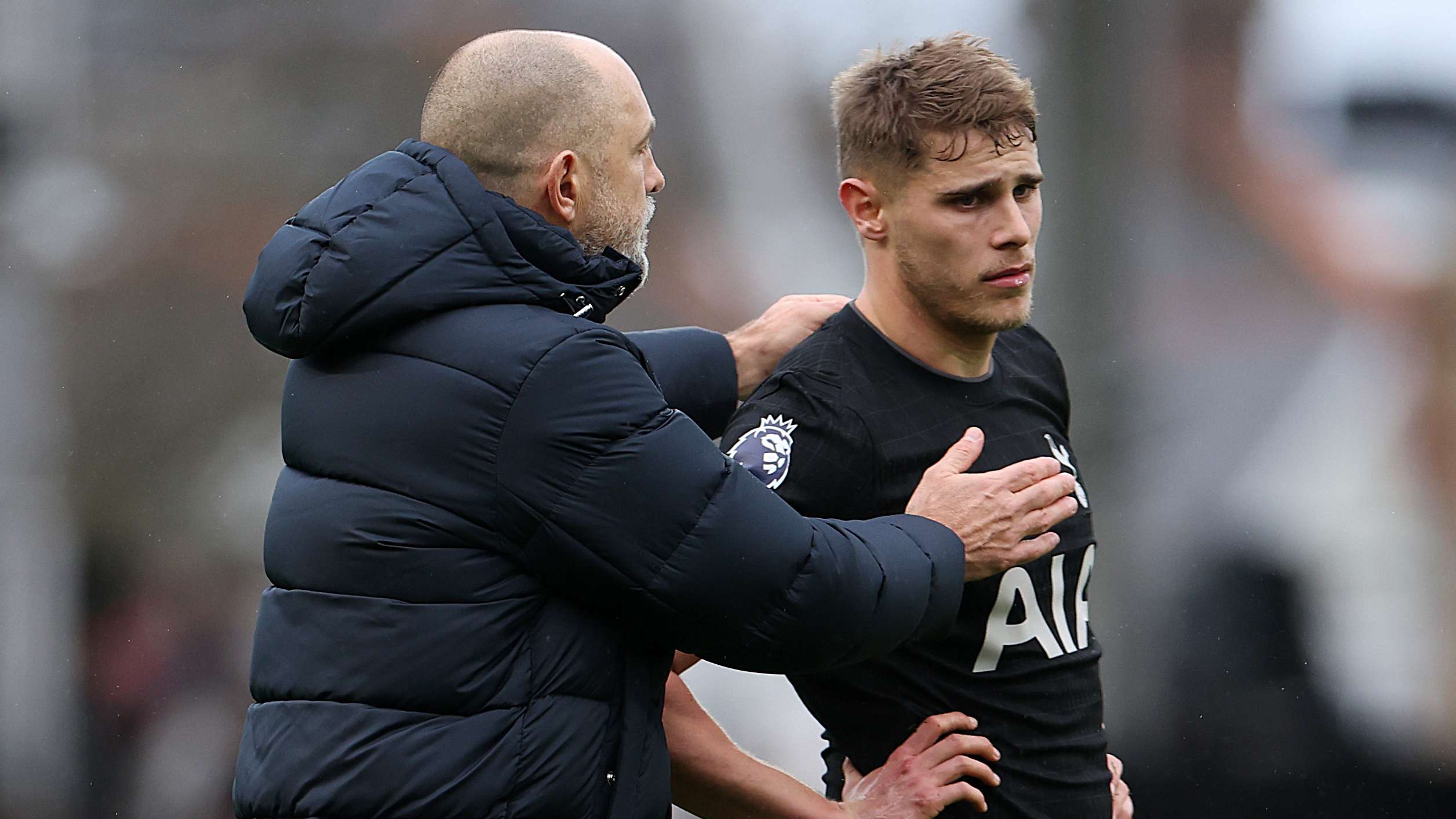 'Shrinking' Van de Ven warned over Spurs form  