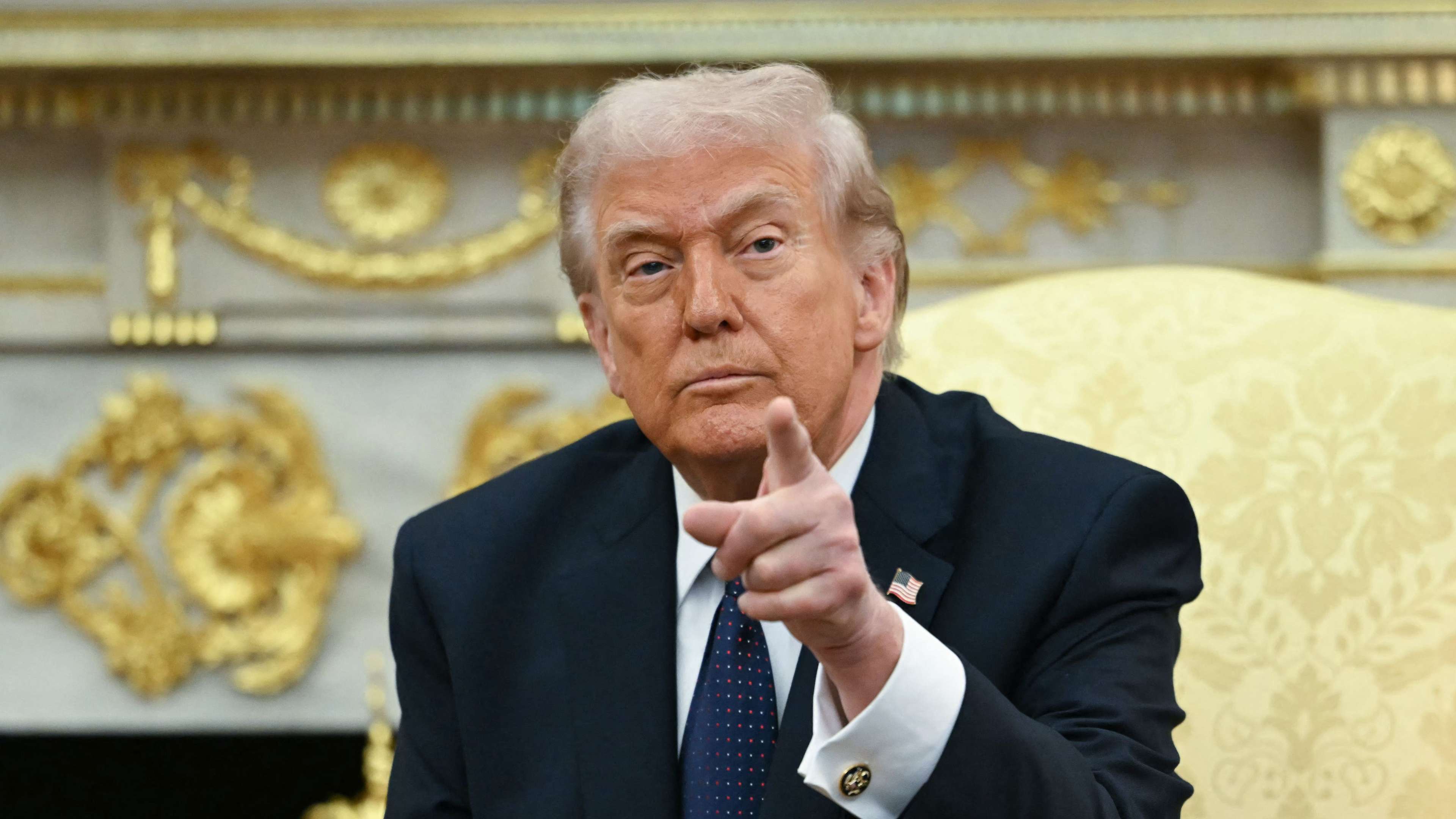 Unprecedented move: Trump turns the White House into a combat arena  