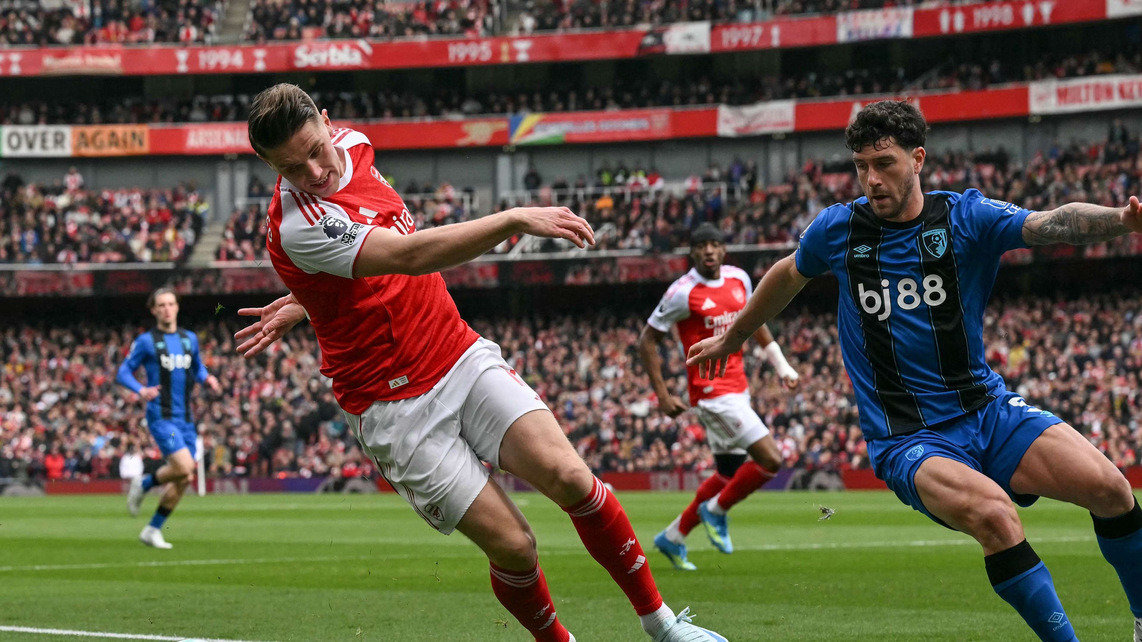 Gyokeres blames 'dry pitch' for Arsenal loss  