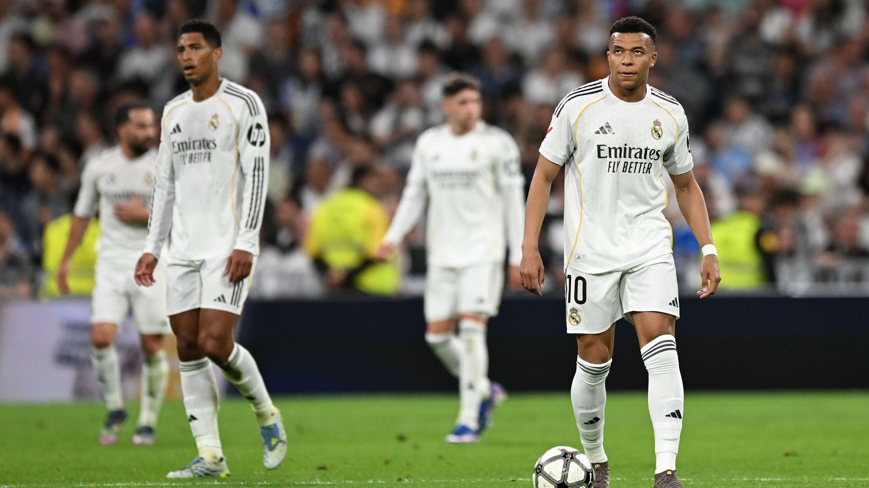 Two Real Madrid players have angrily confronted Camavinga  