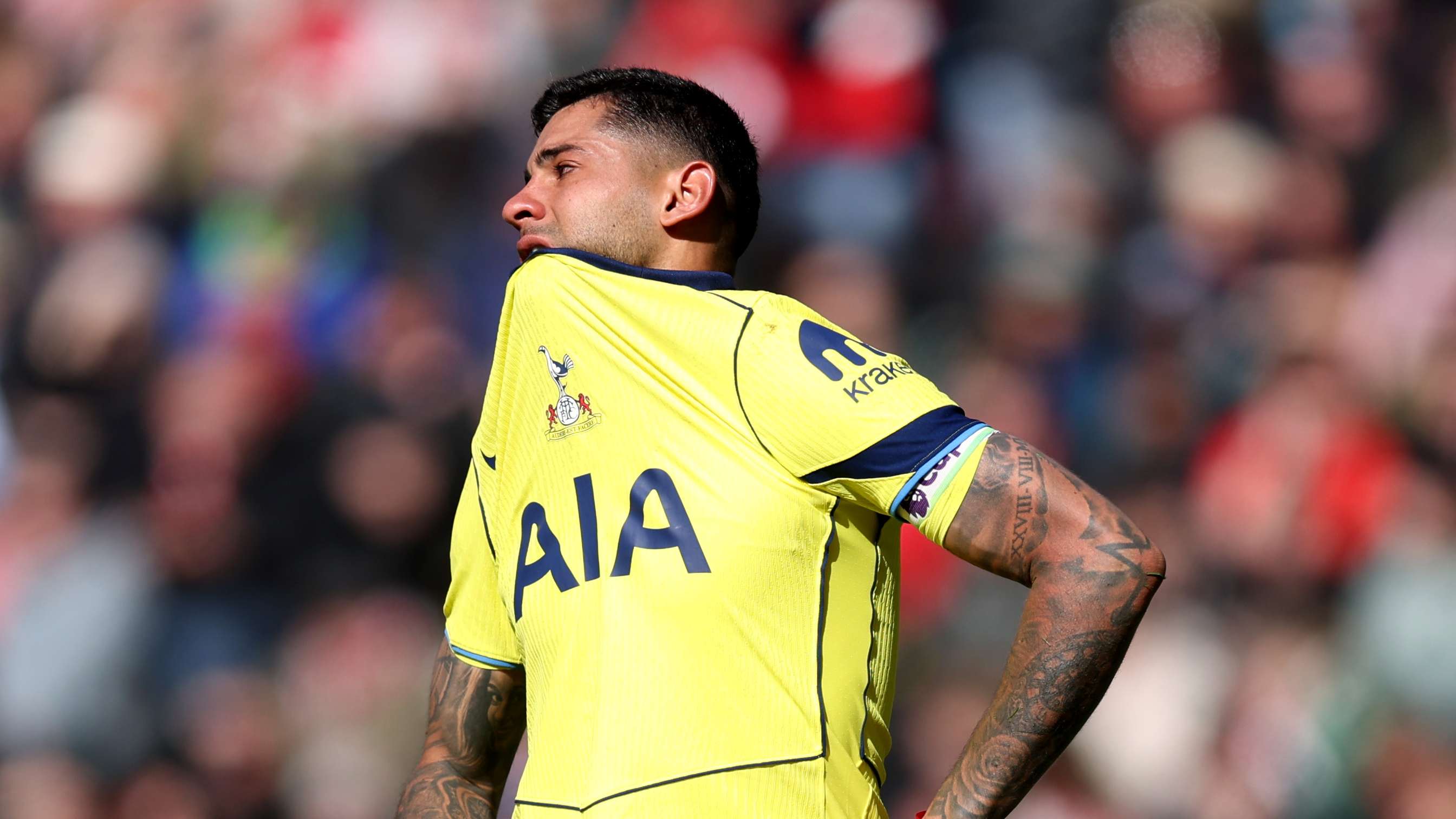 Romero leaves pitch in tears as Spurs lose first game under De Zerbi  
