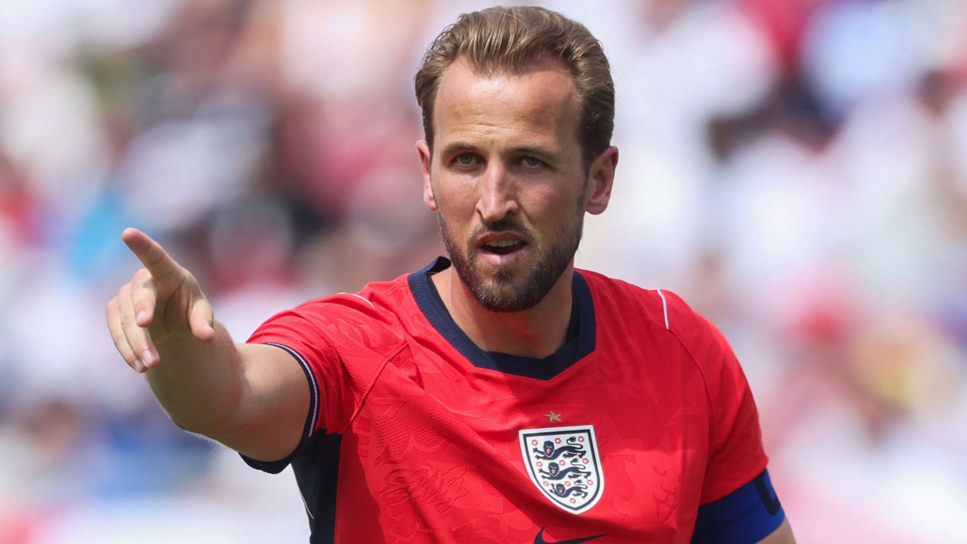 ‘Phenomenal’ Kane urged to ignore familiar England debate  