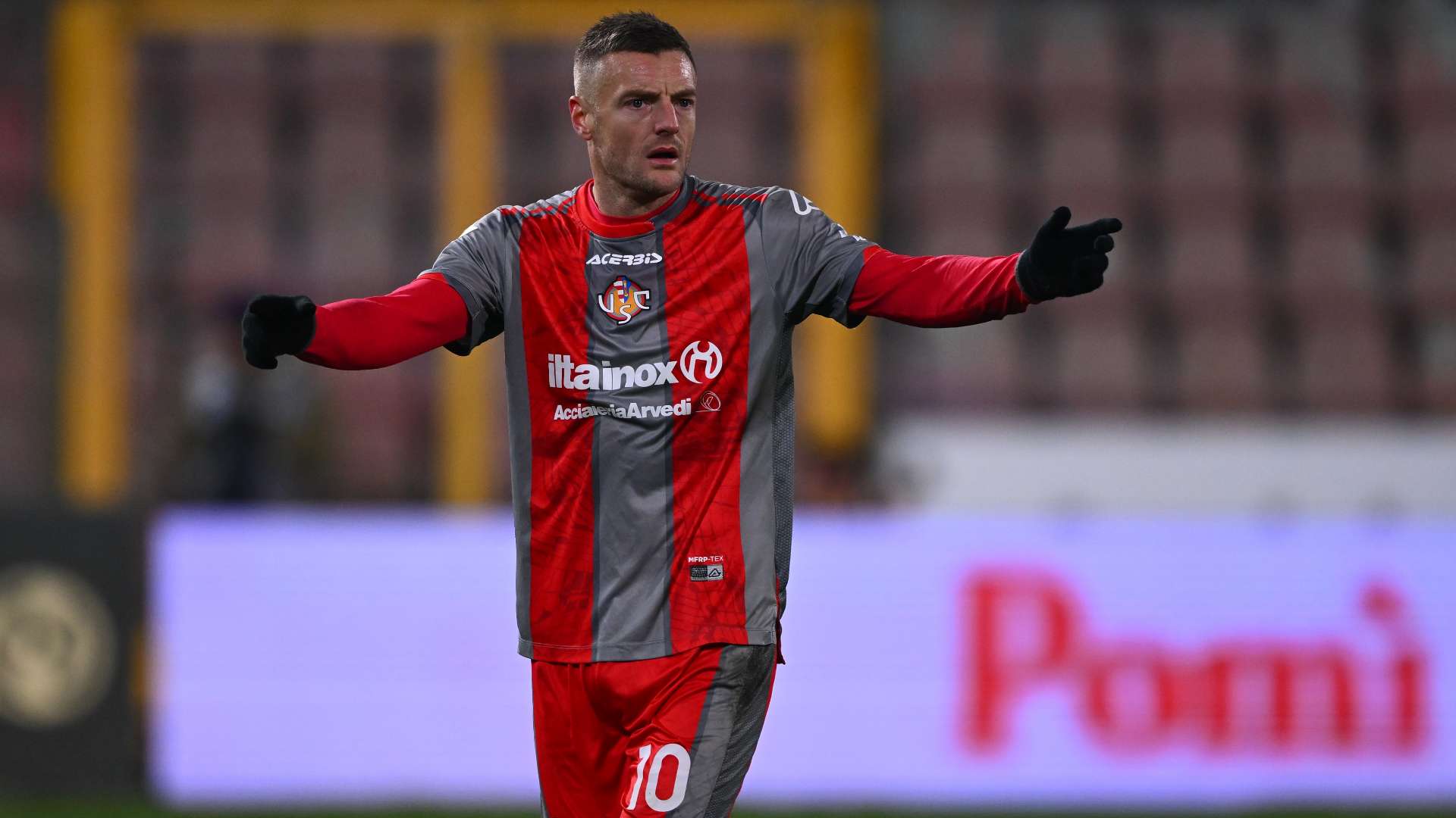 Vardy gives brutal verdict on 'crazy' Serie A  