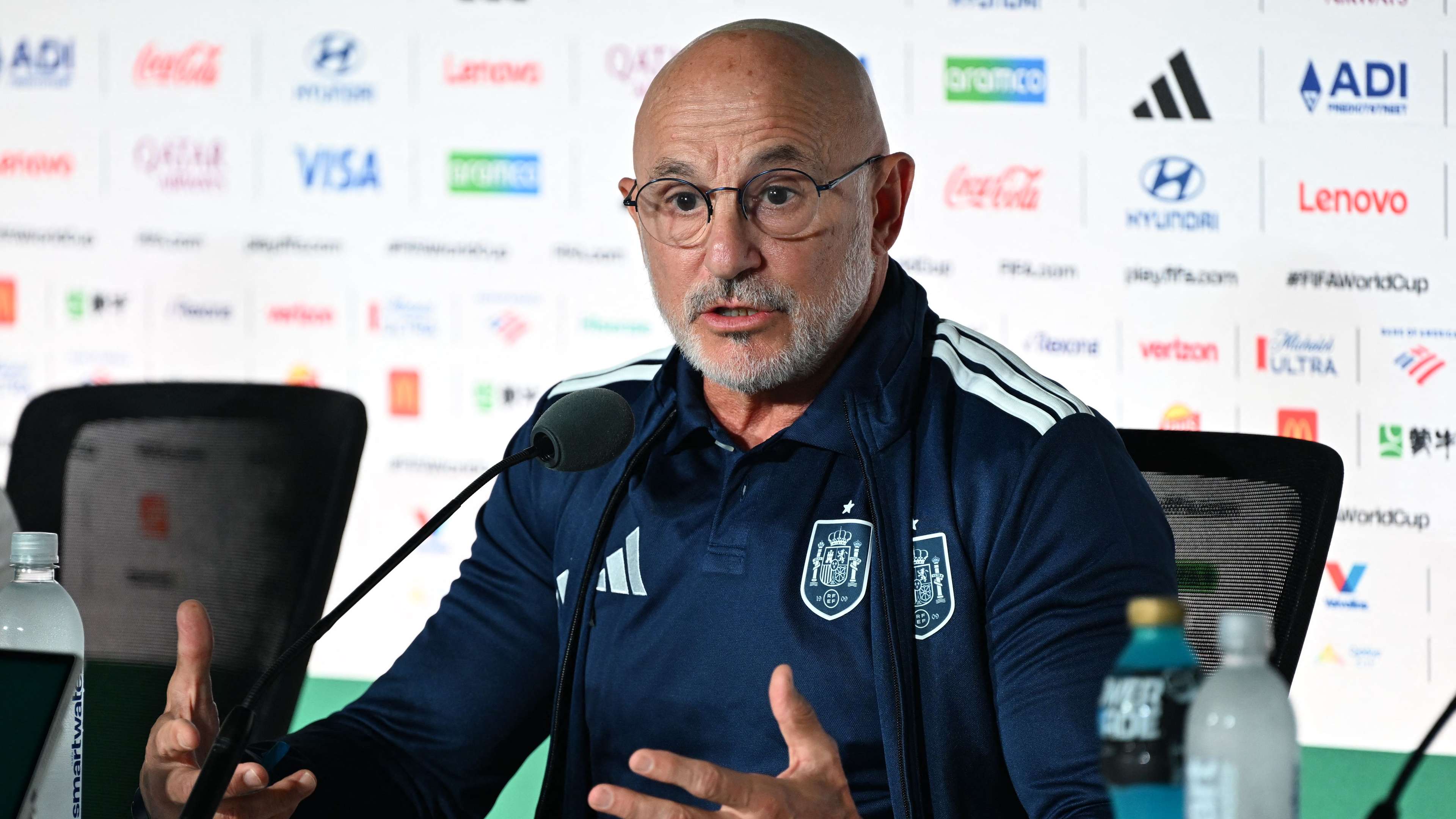 De la Fuente: This player is a role model... and Uruguay are similar to Saudi Arabia and Cape Verde  
