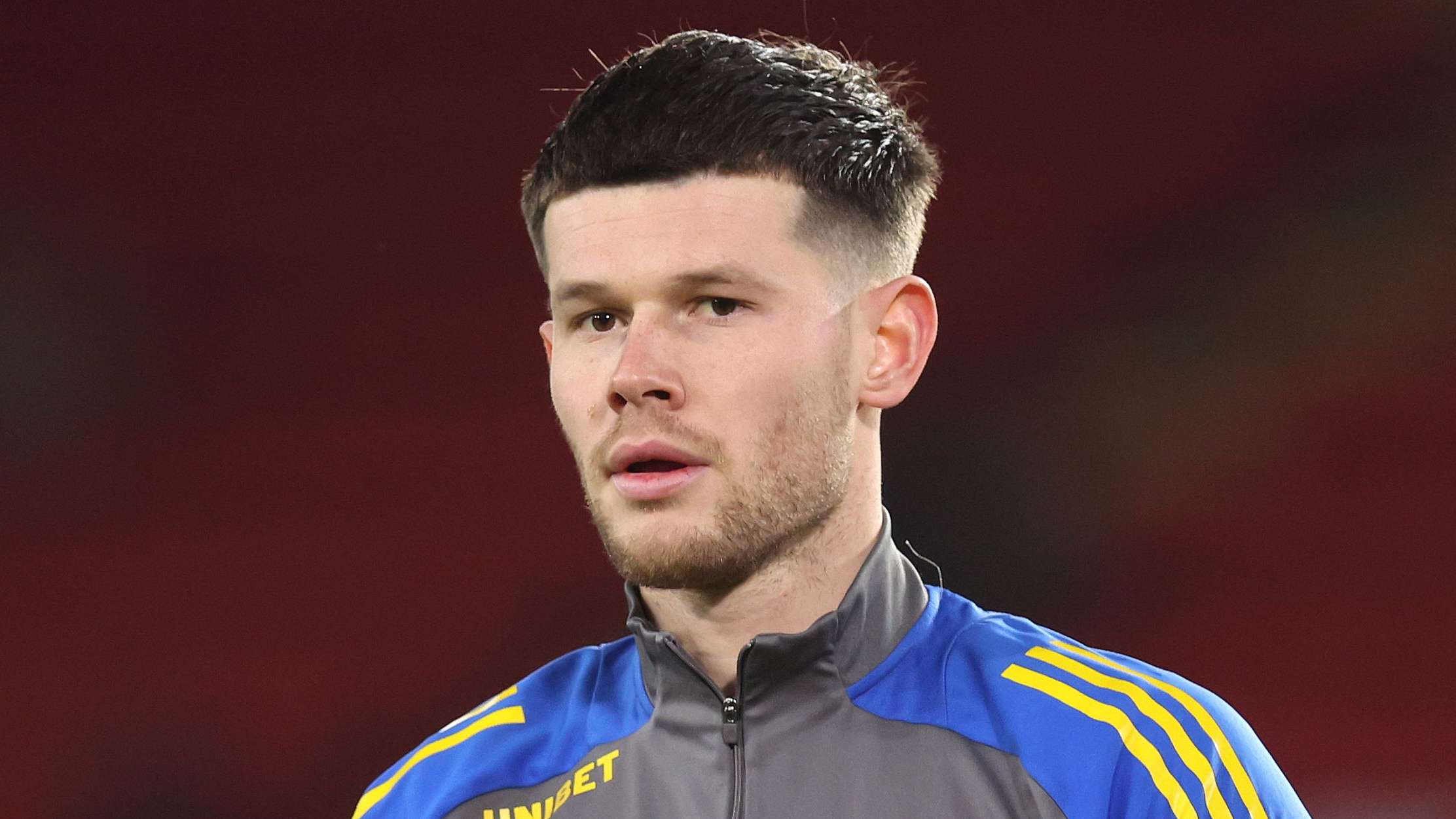 Arsenal announce shock signing of ex-Leeds goalkeeper in free transfer  