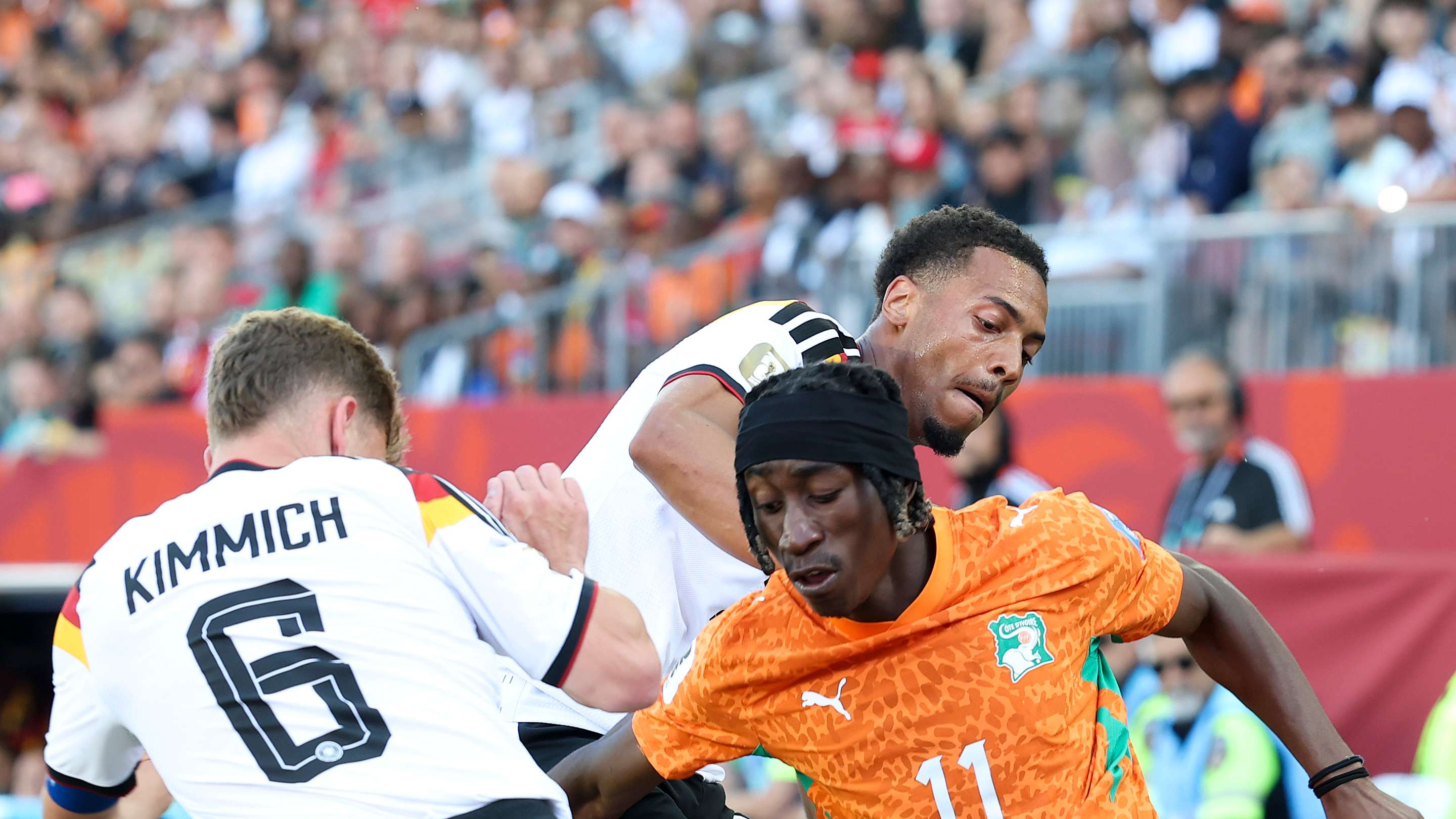 Real Madrid and PSG are not alone: two Premier League giants continue the battle for Diomande  