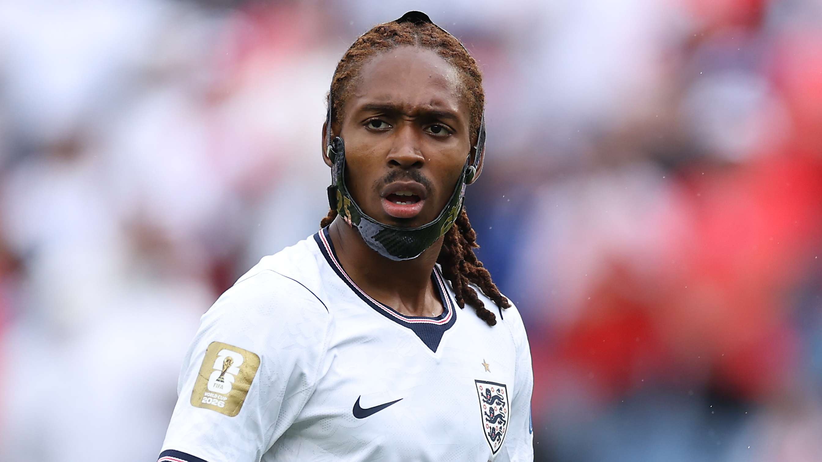Everton target shock transfer move for England full-back Spence  