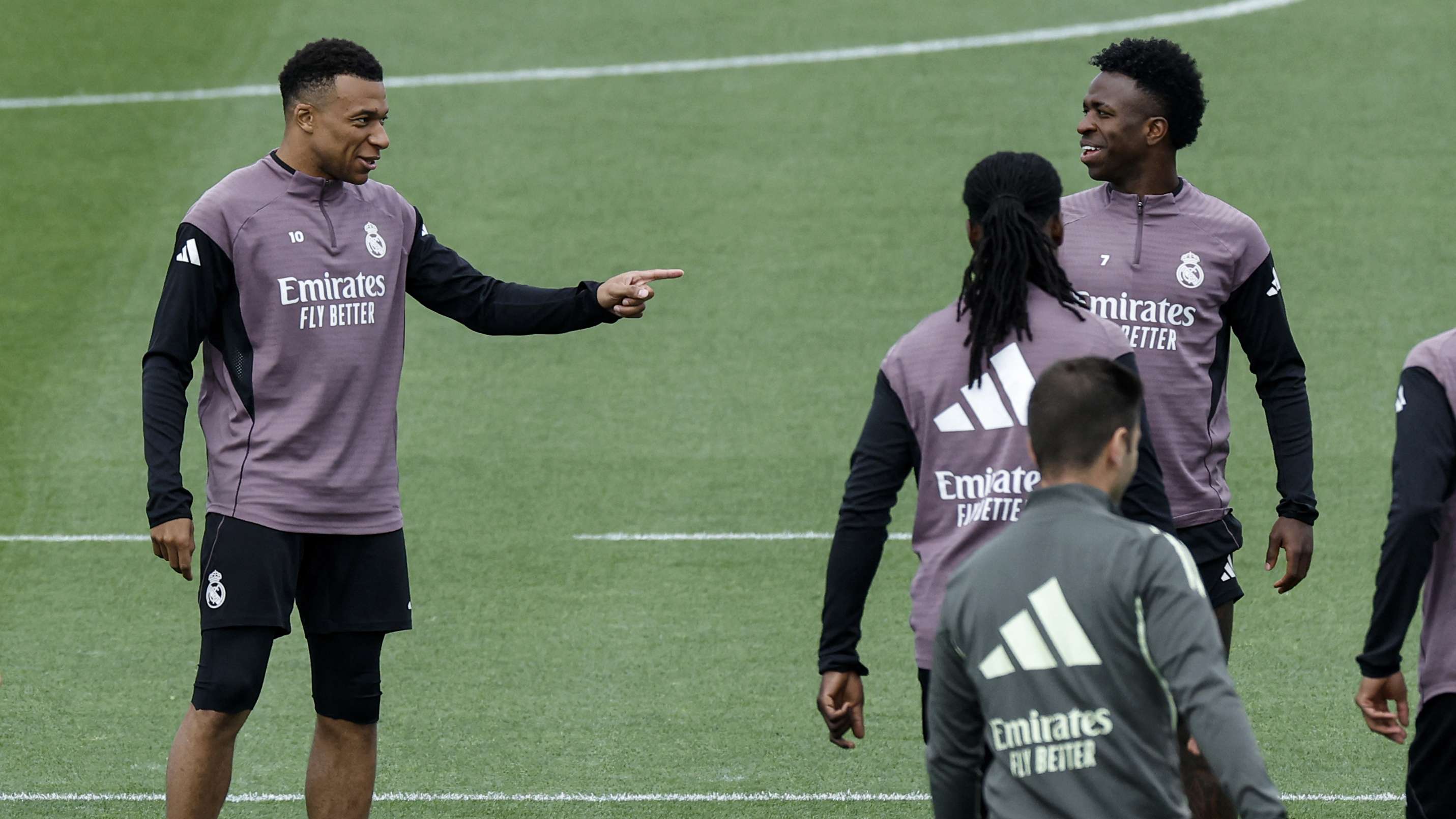Storm in Ceuta: Real Madrid supporters' association brands Mbappé and Vinícius hypocrites  
