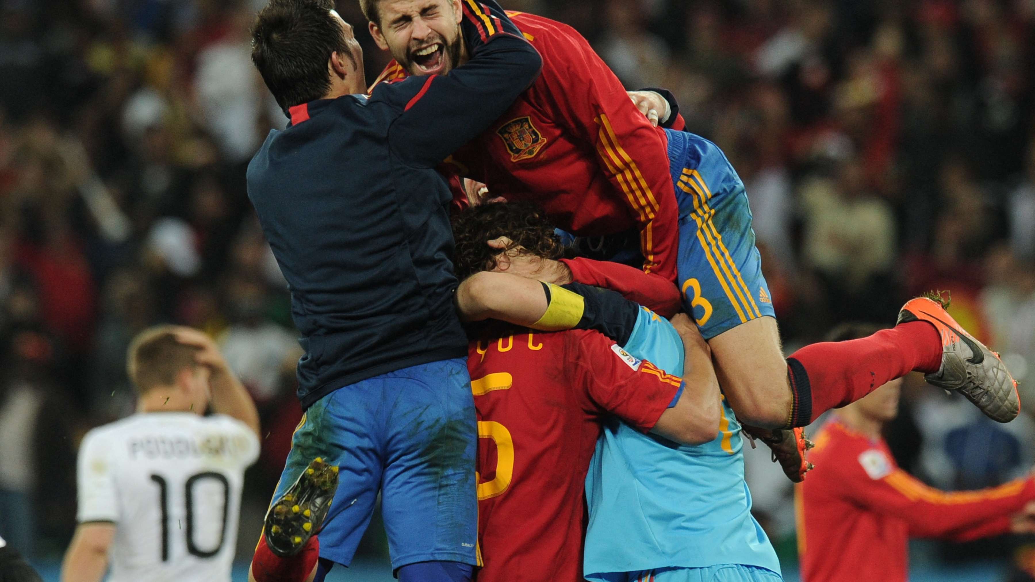 Video: Piqué mocks Mourinho and Real Madrid in a striking manner  