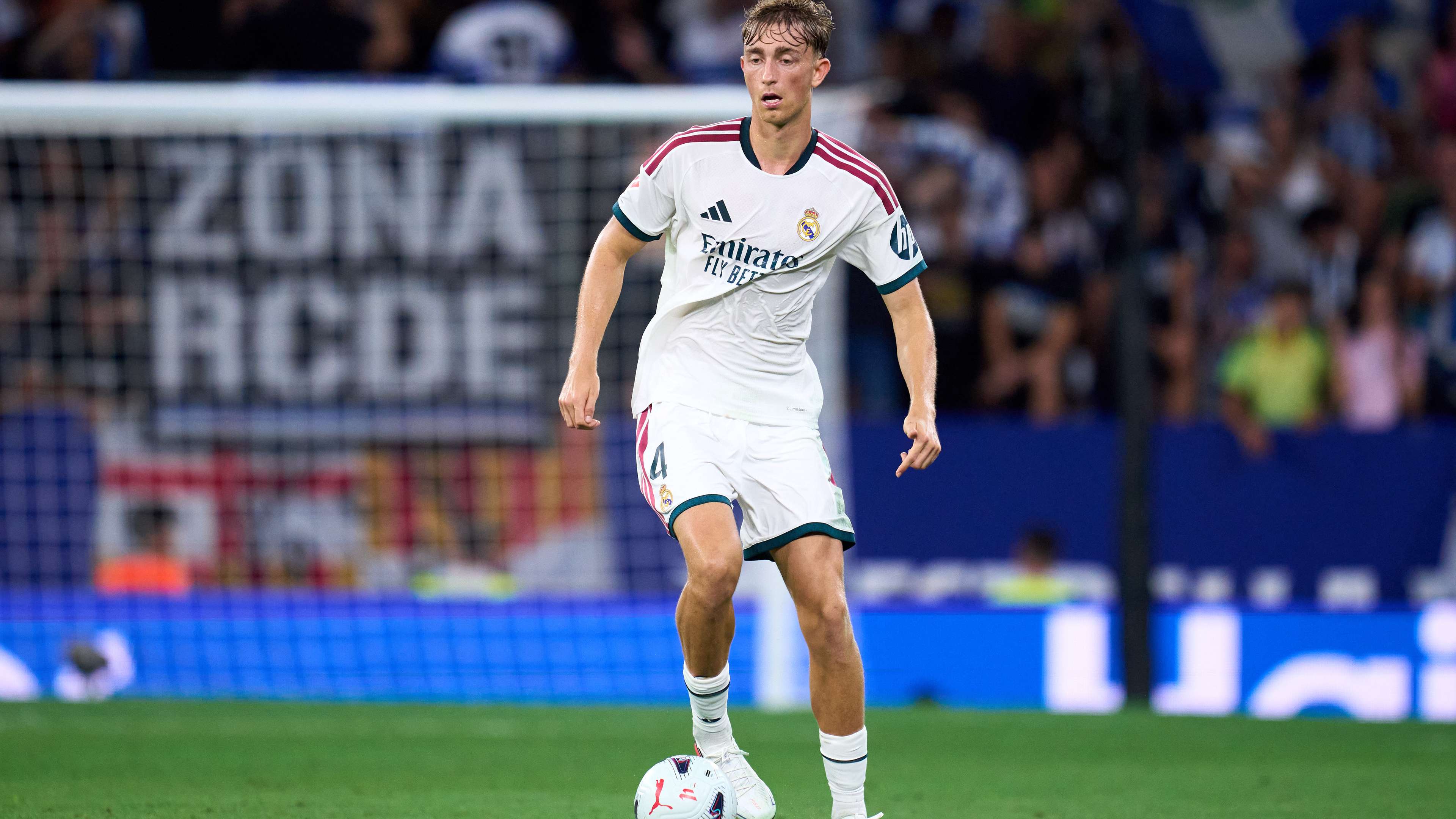 "We've improved a lot": Huijsen opens the door to comparison and sends a veiled message to Alonso and Arbeloa  