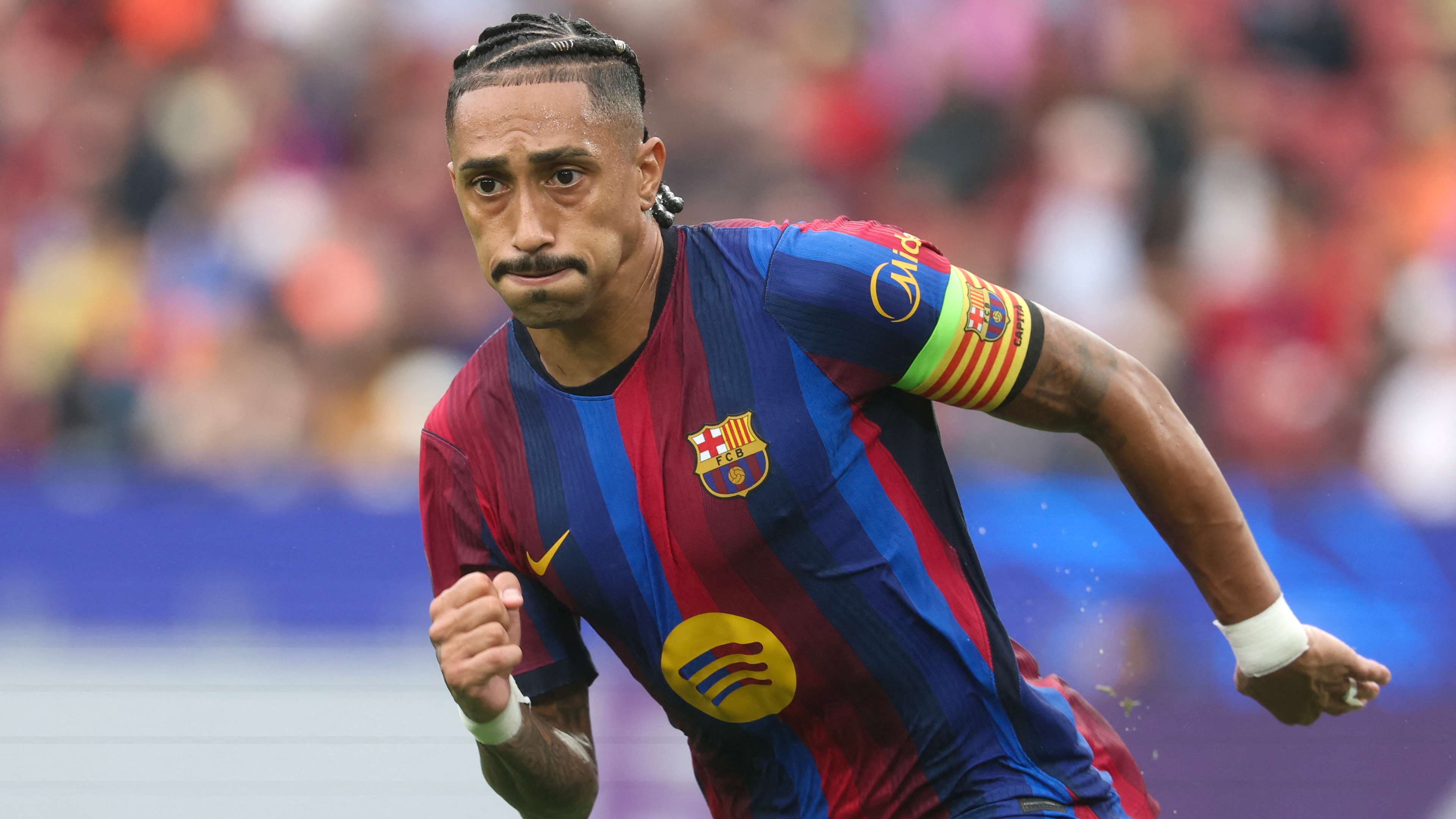 Flick hails 'unbelievable' Raphinha at Barca  