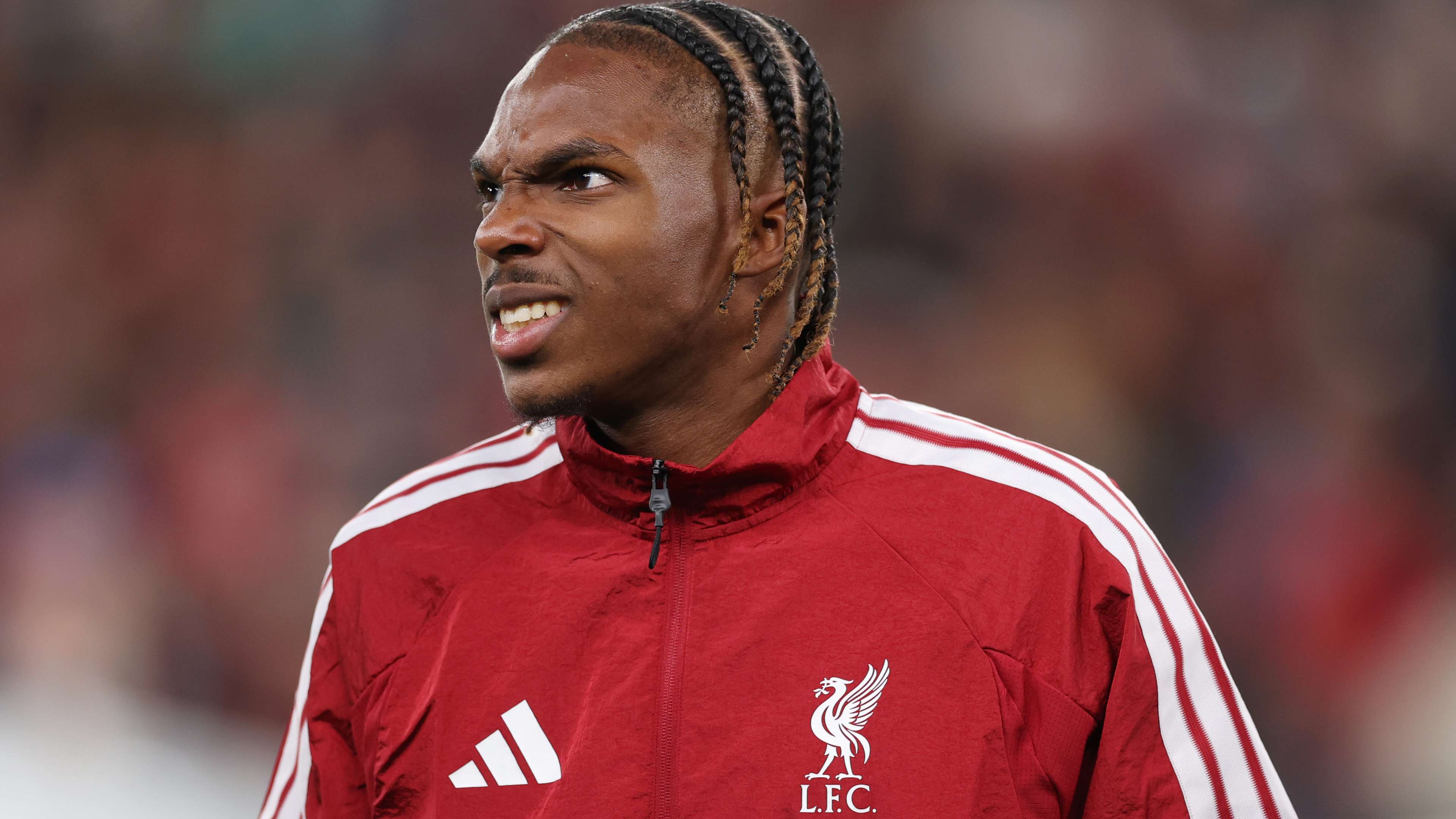 Car stopped: fans confront LFC star after Fulham match  