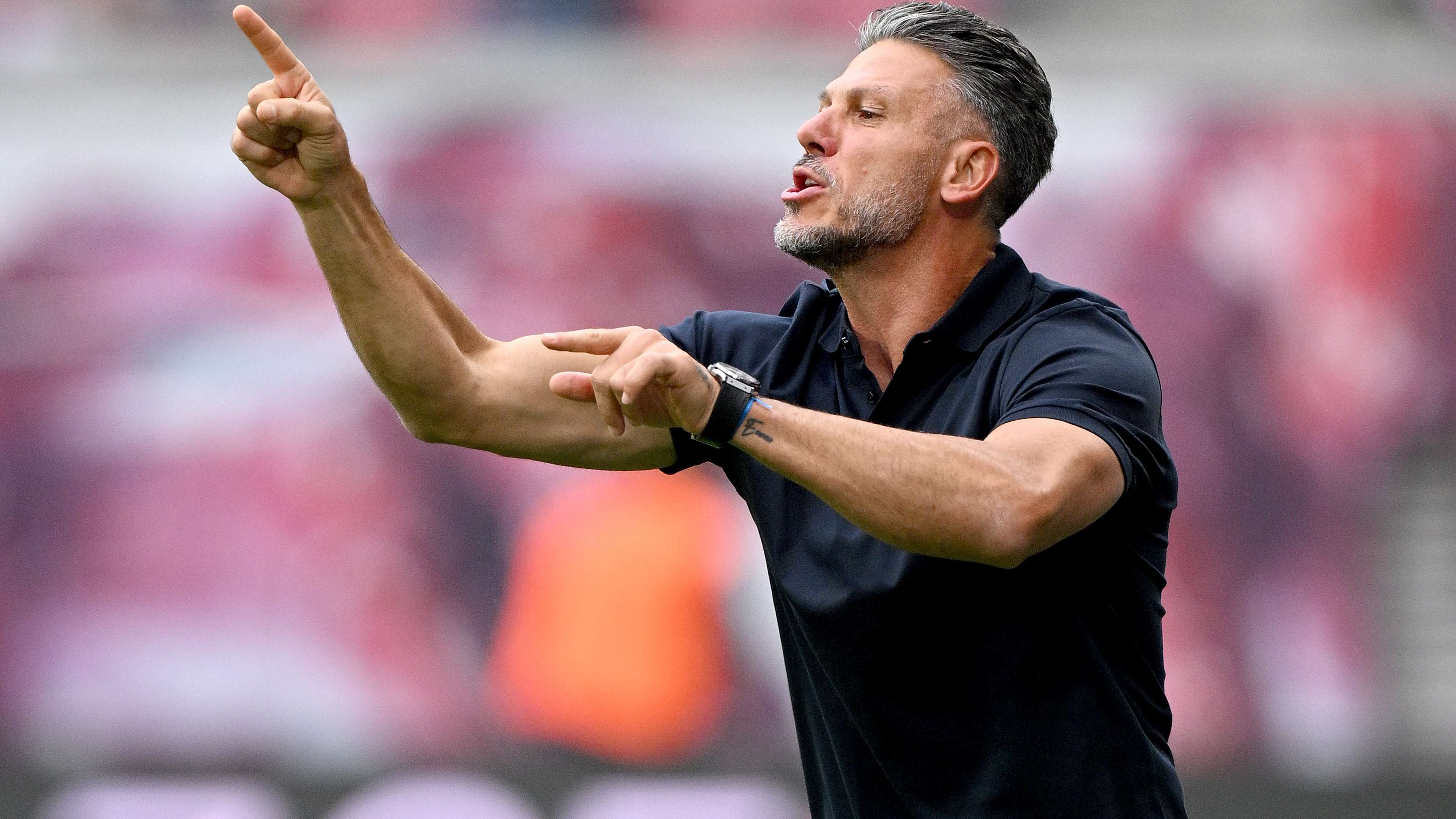 "Language muddle": Martin Demichelis' big dressing-room problem  